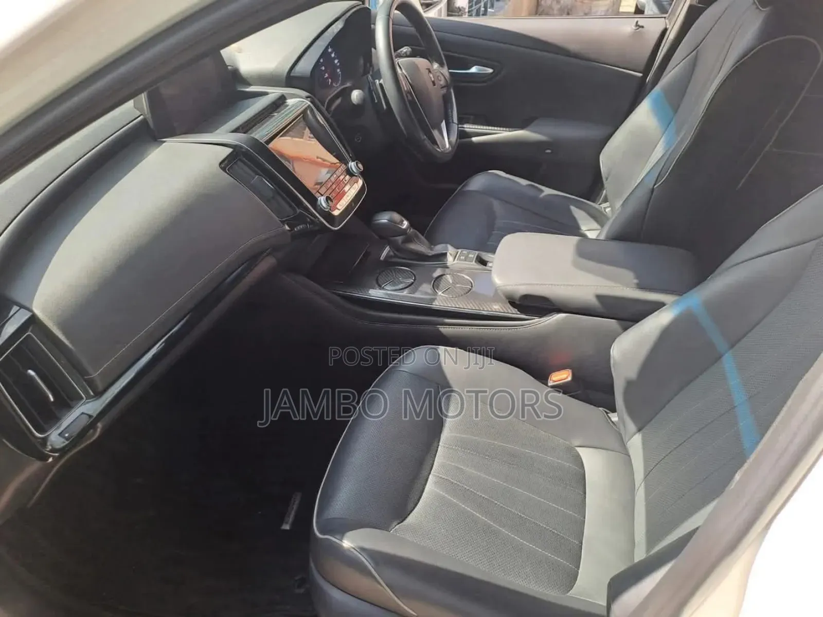 Toyota Crown 2019 White
