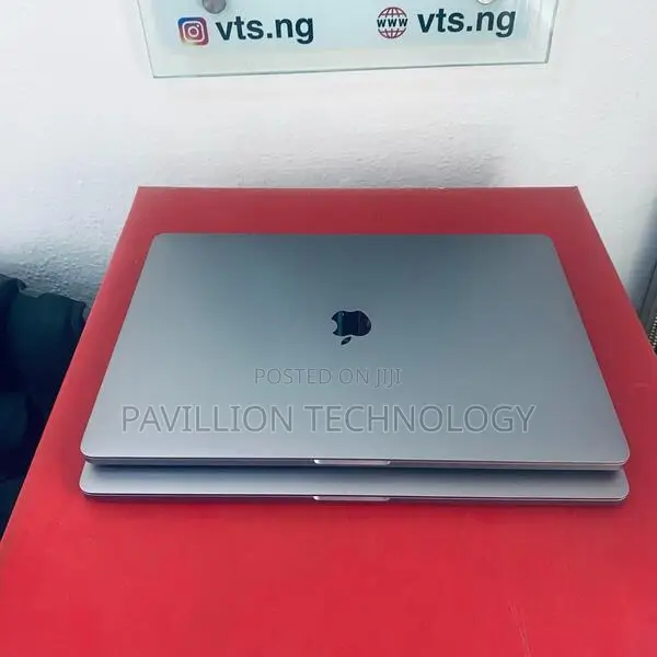 Laptop Apple MacBook 2019 16GB Intel Core i7 SSD 1T