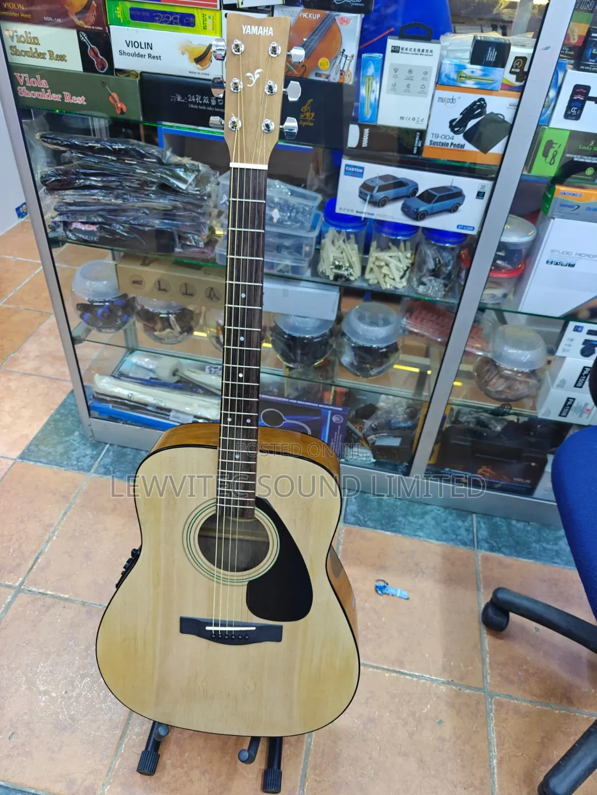Yamaha F310 Guitar