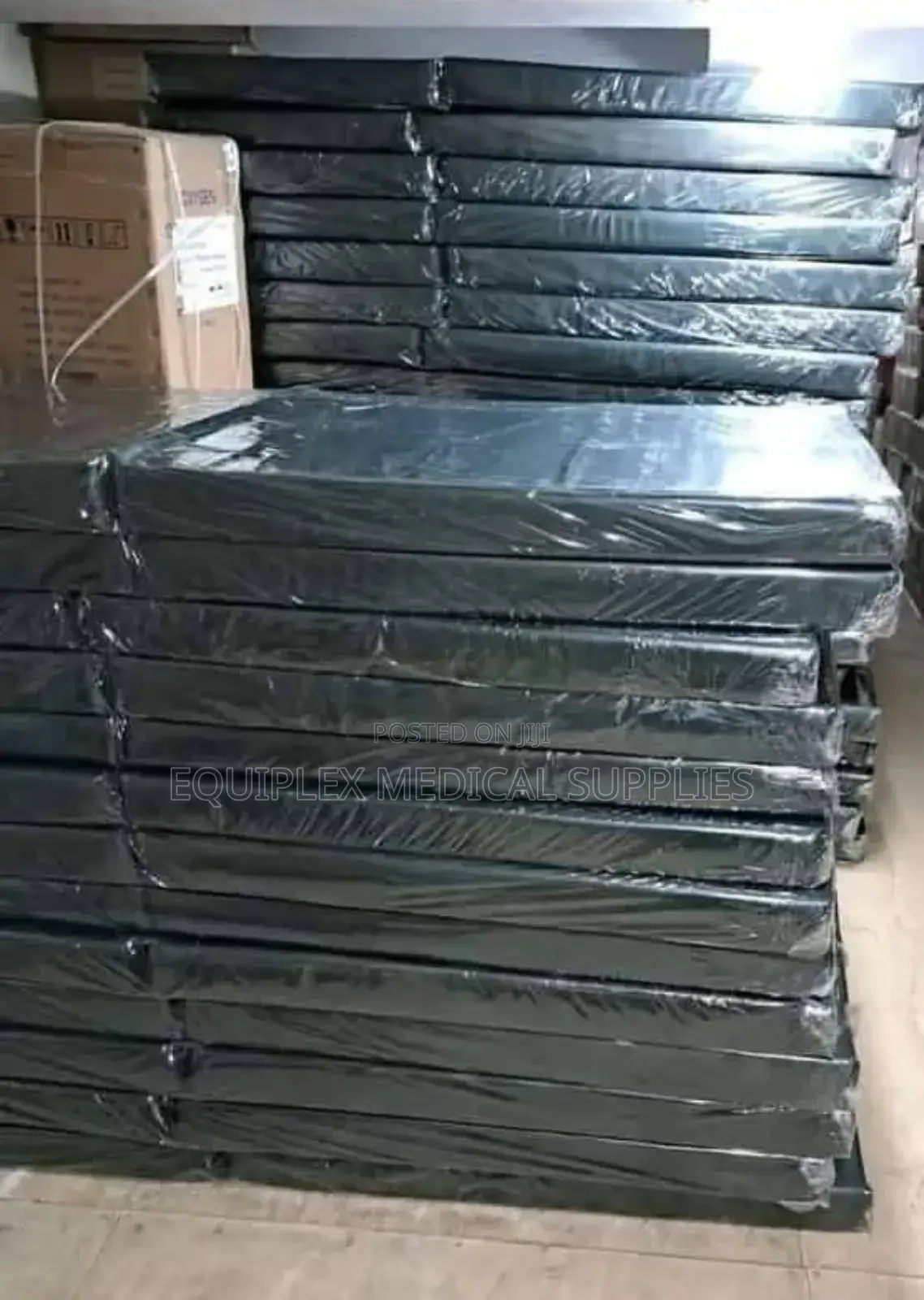 Double Crank Hospital Mattress With Mackintosh