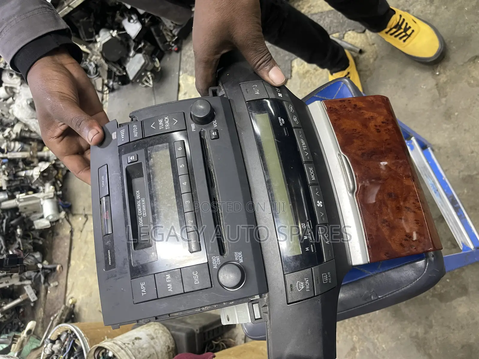 Toyota Premio 240 Radio Face Panel