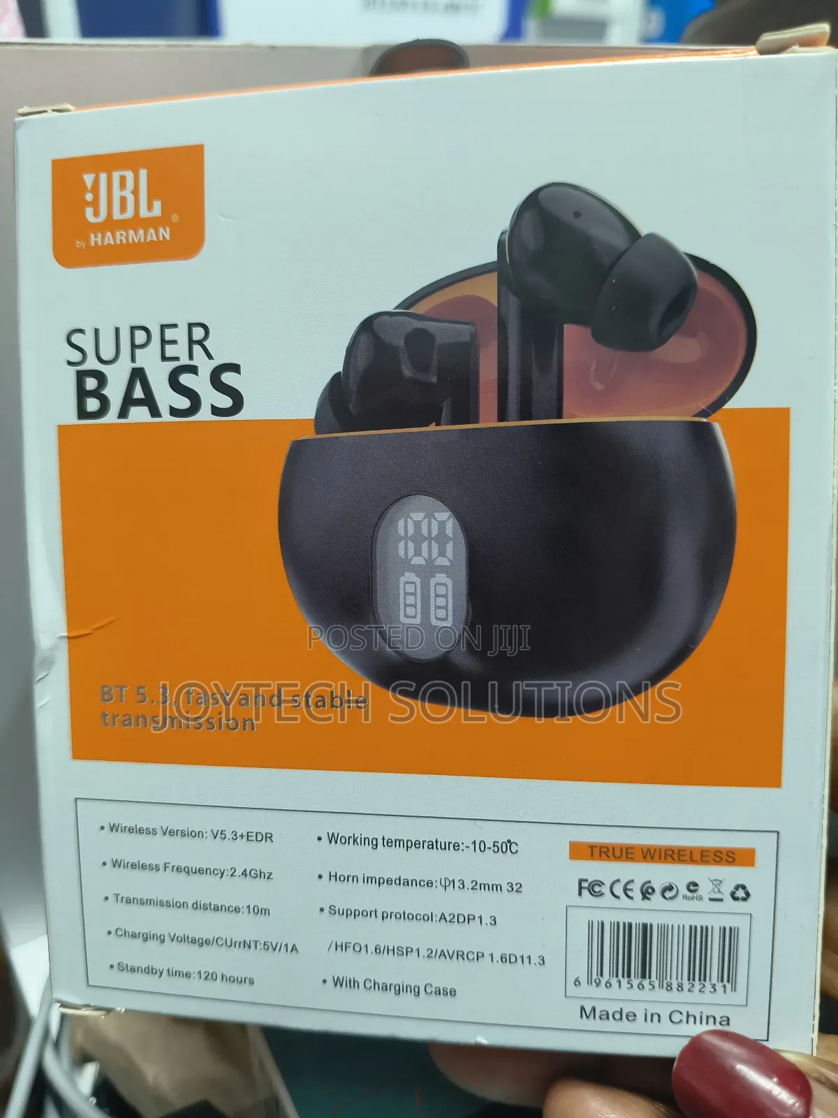 Super Bass JBL Mz-895b. With a Charging Case.