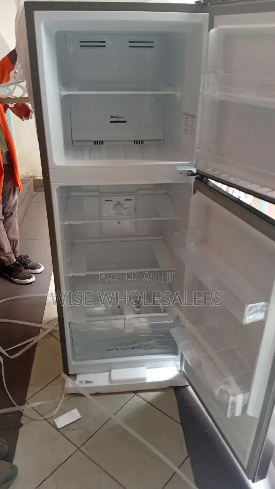 Hisense 203l Top-mount Refrigerator.