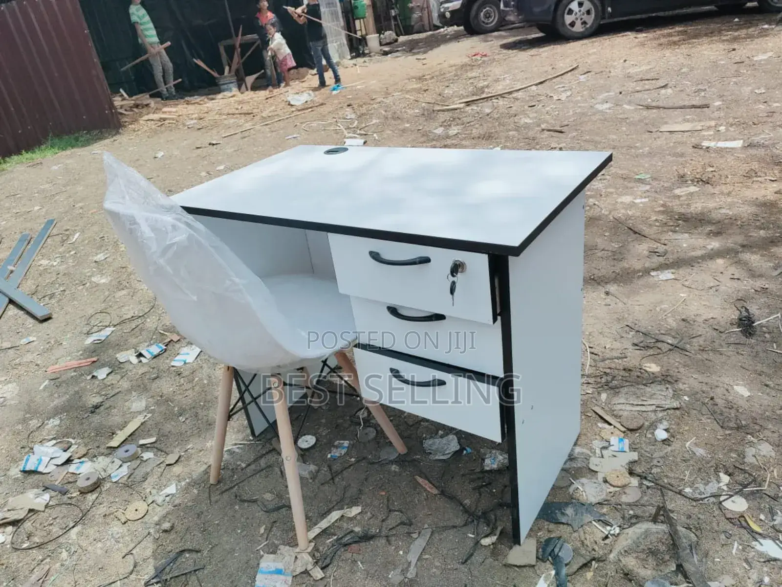 1m Office Desk /Eames Chair