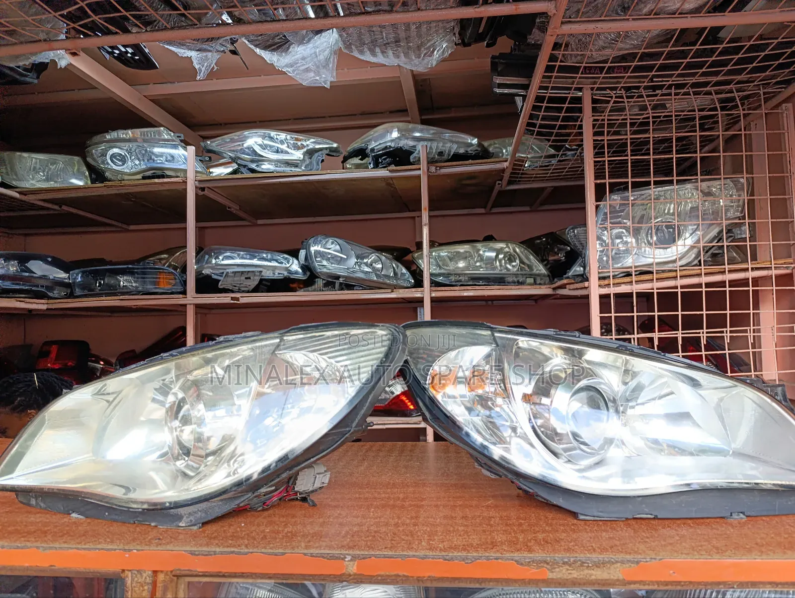 Subaru N12 Headlight Non Zenon Complete With Bulb And Socket