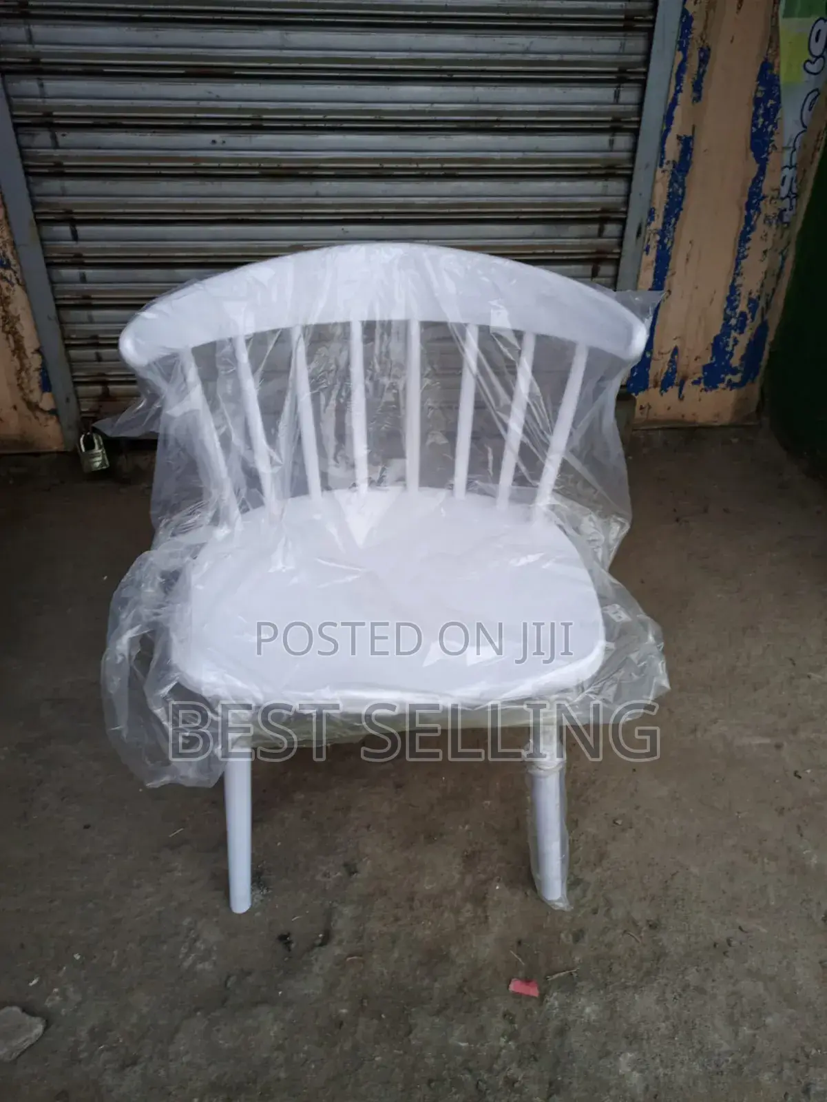Chavaria White Chairs