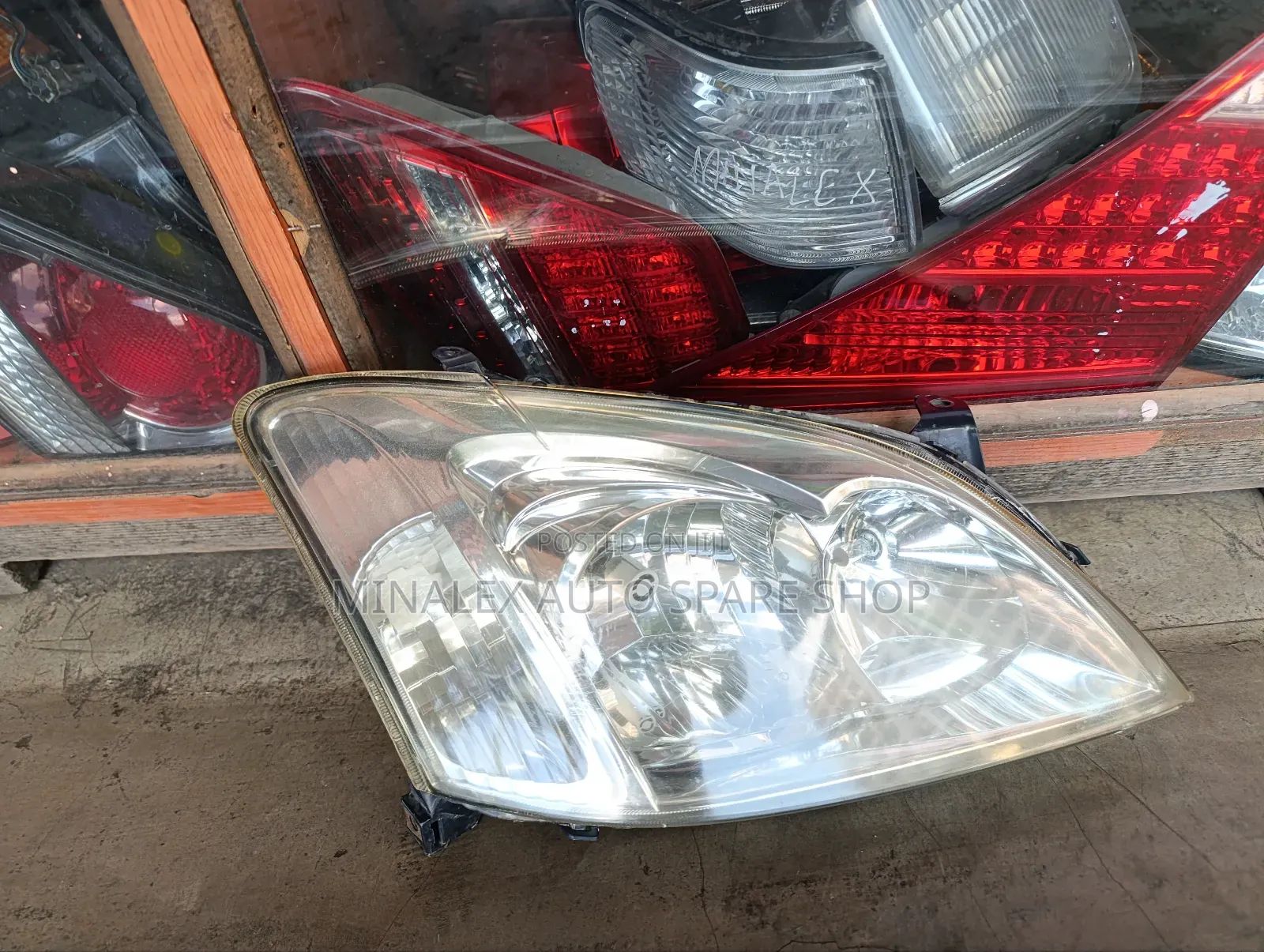 Toyota Lunex Non Zenon Headlight Complete With Bulb