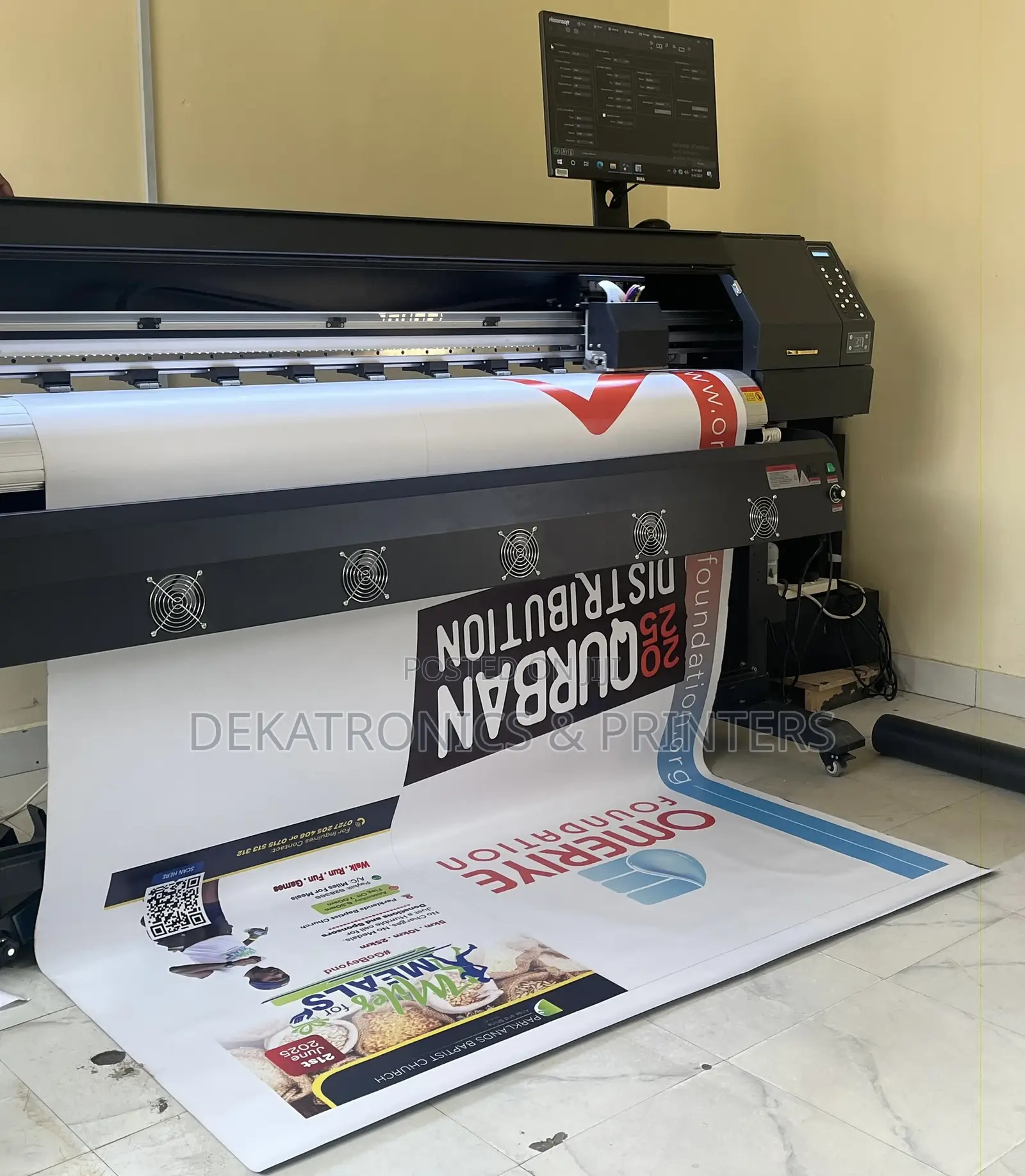 Slightly Used Yh-1800a Eco-Solvent Large Format Printer