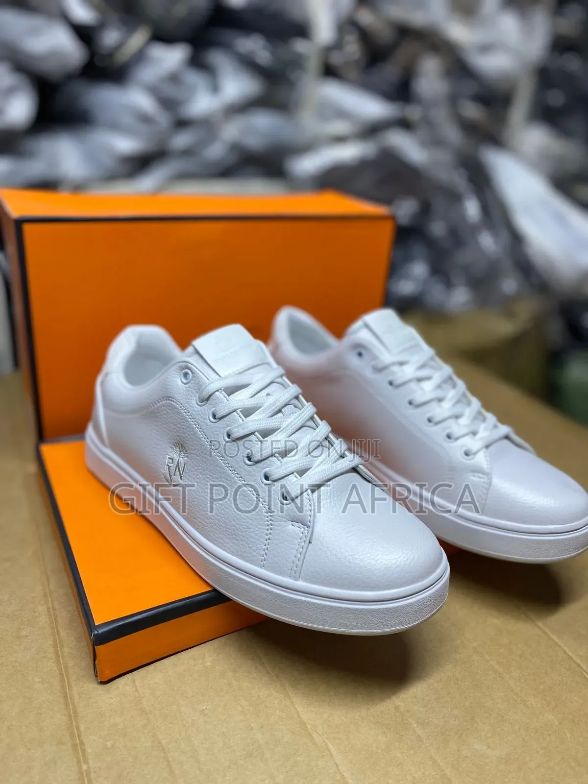 White Leather "Ravenow" Casual Sneakers.