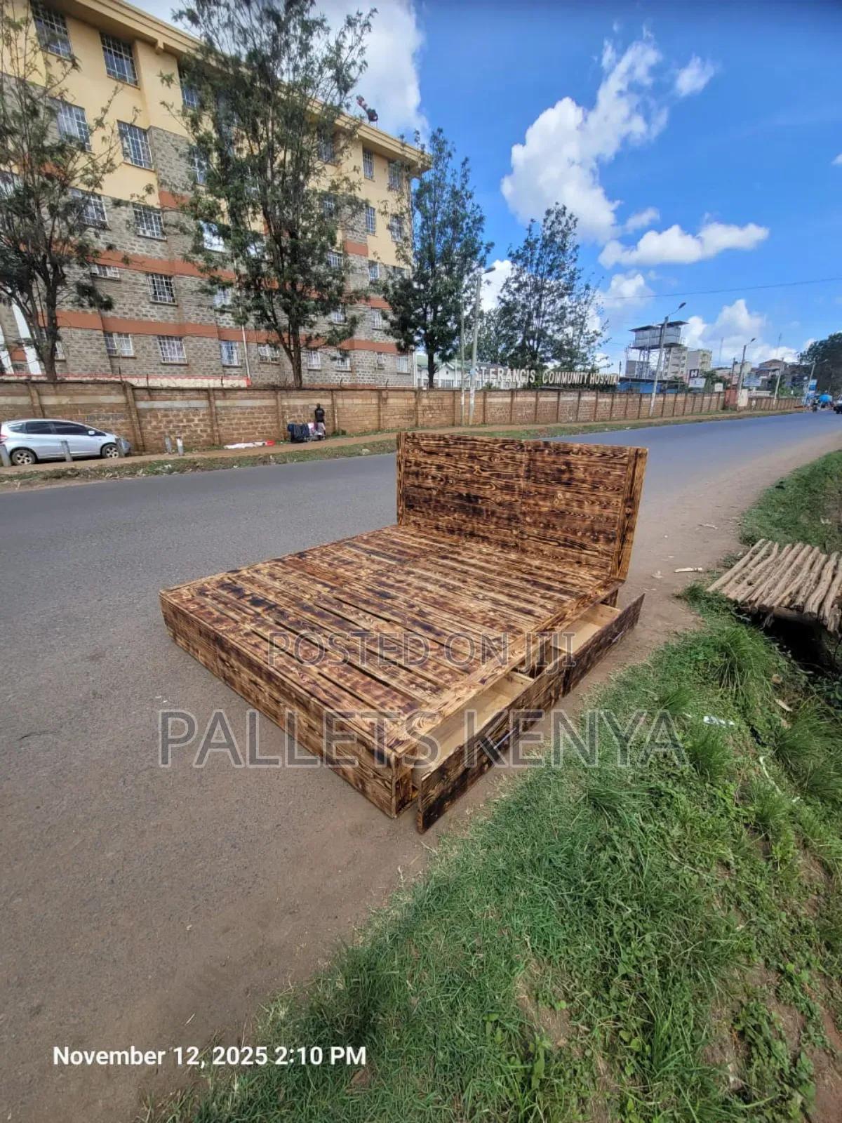 5d2.Queen Size Pallet Bed- 5by6 Bed.