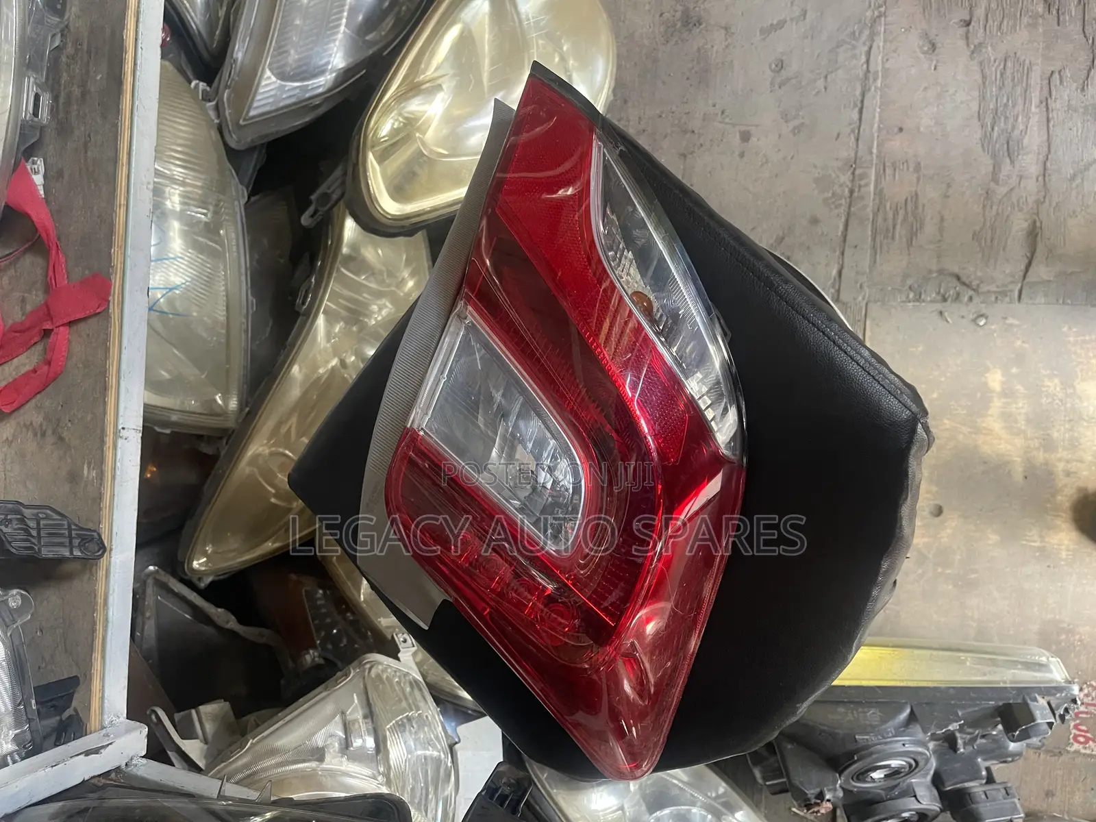 Toyota Vitz Jewela Taillight
