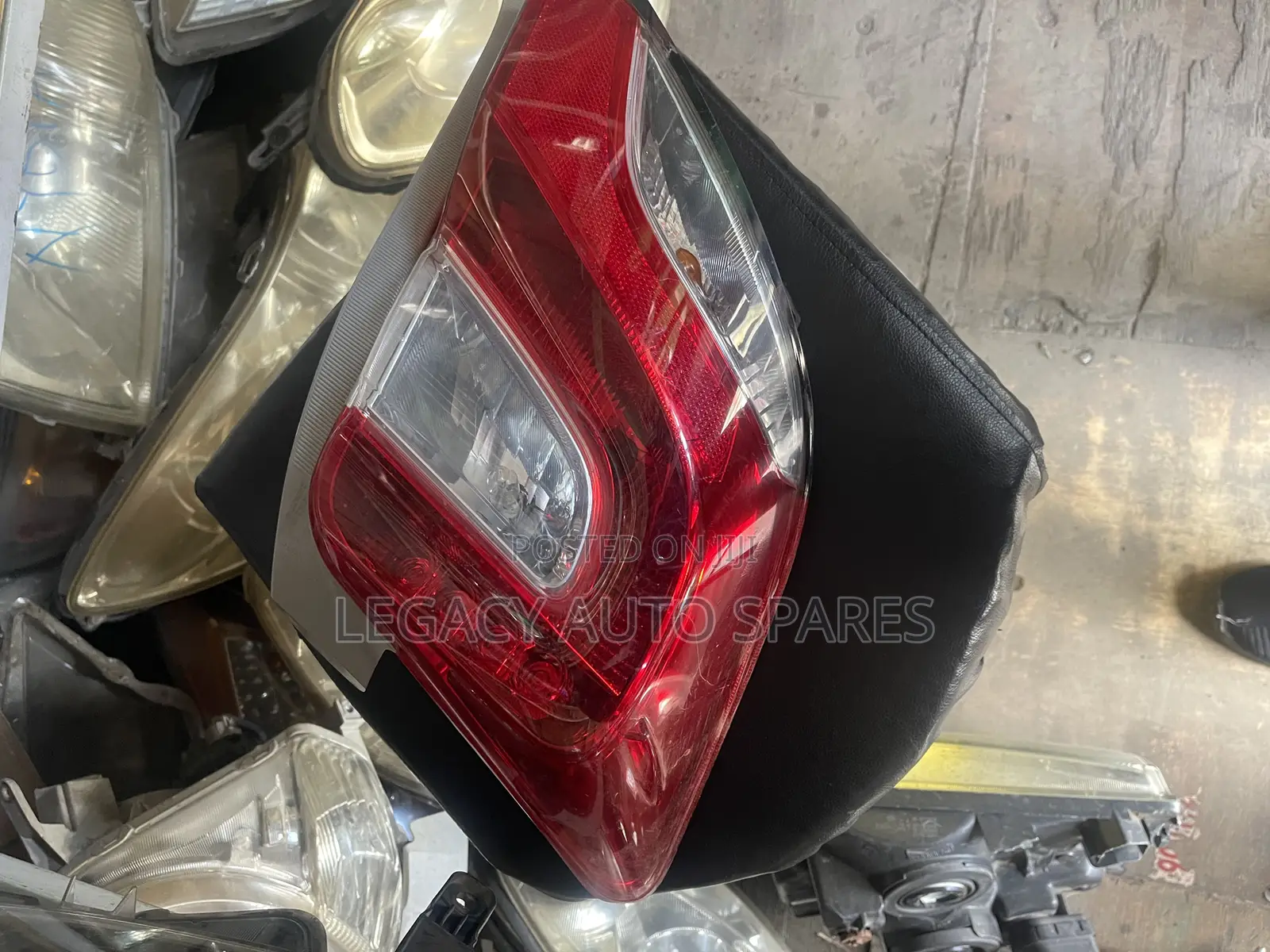 Toyota Vitz Jewela Taillight