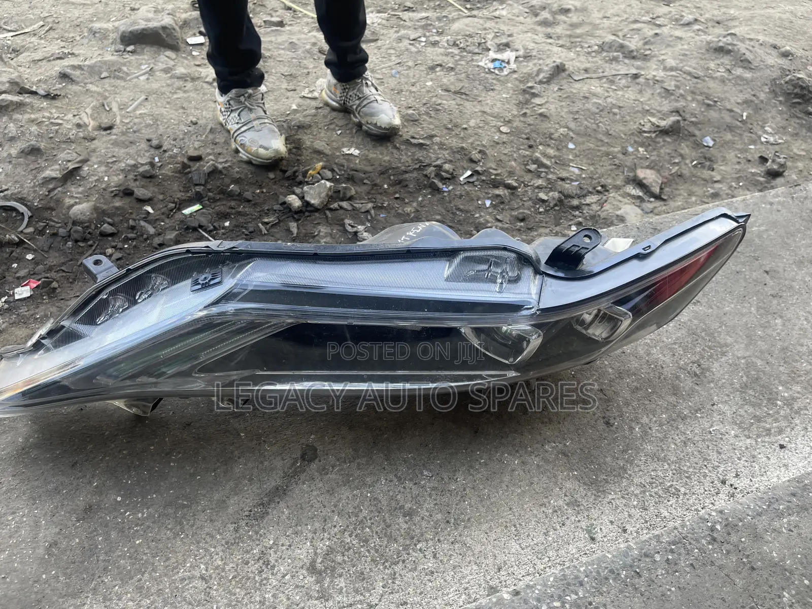 Toyota Harrier Headlight(New Model)
