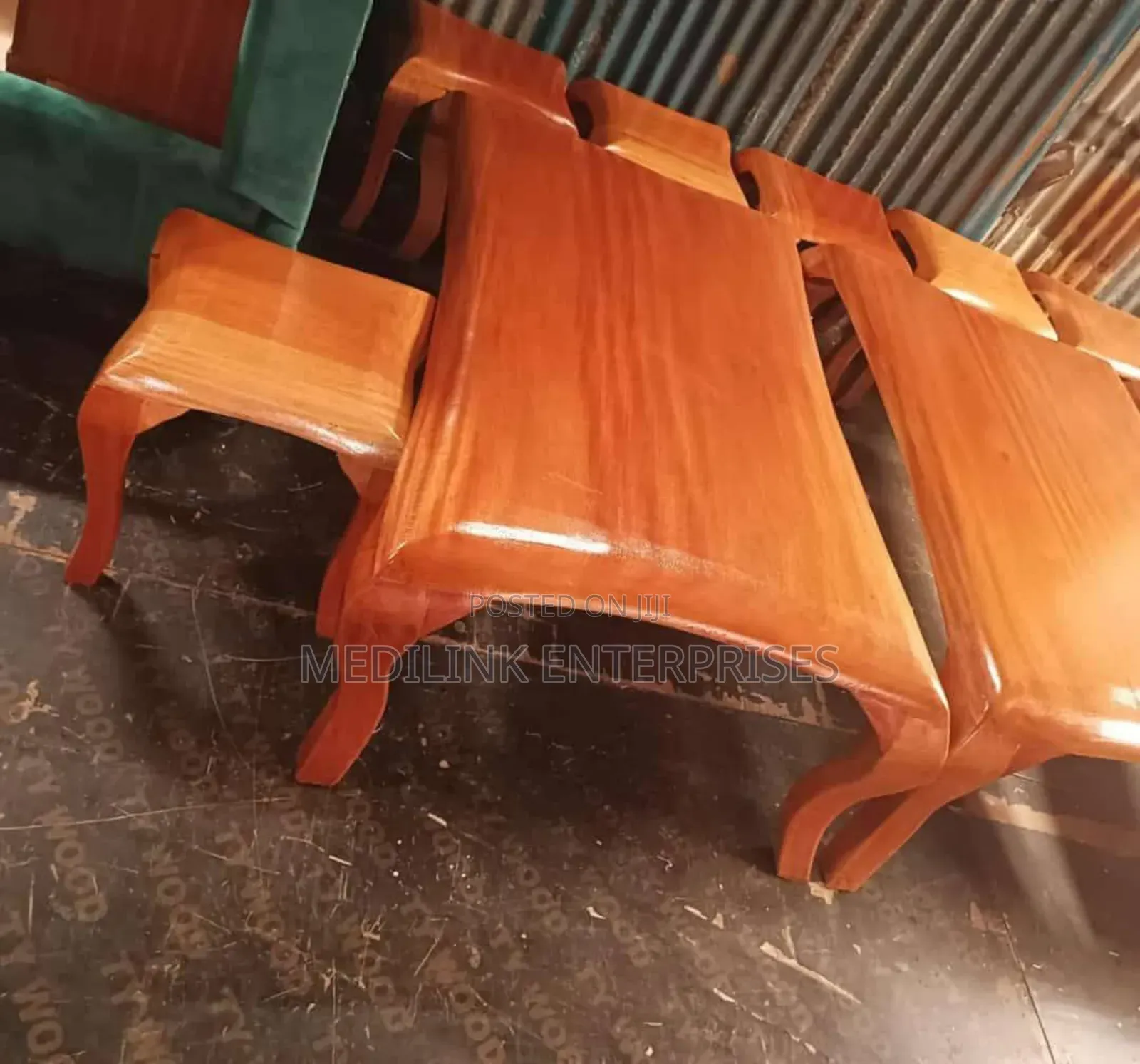 Queen Legged Coffee Table Pure Mahogany