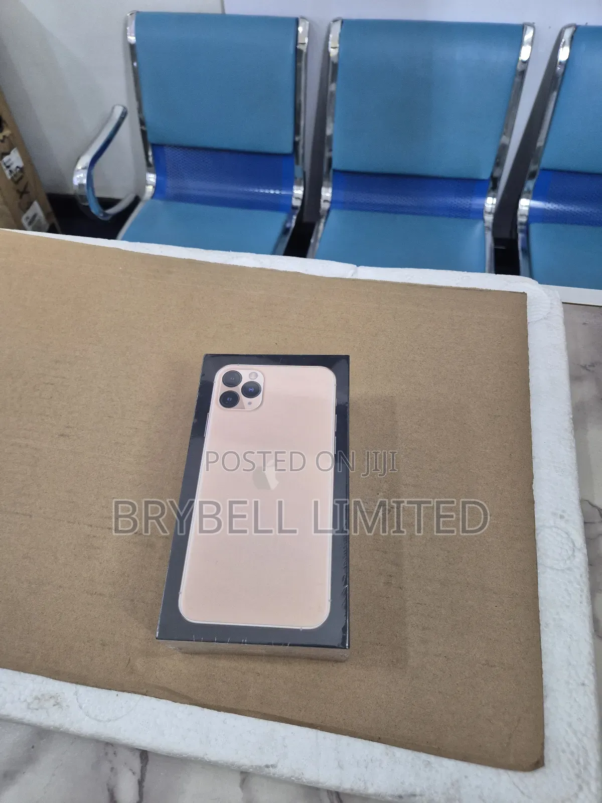 New Apple iPhone 11 Pro Max 256 GB Gold
