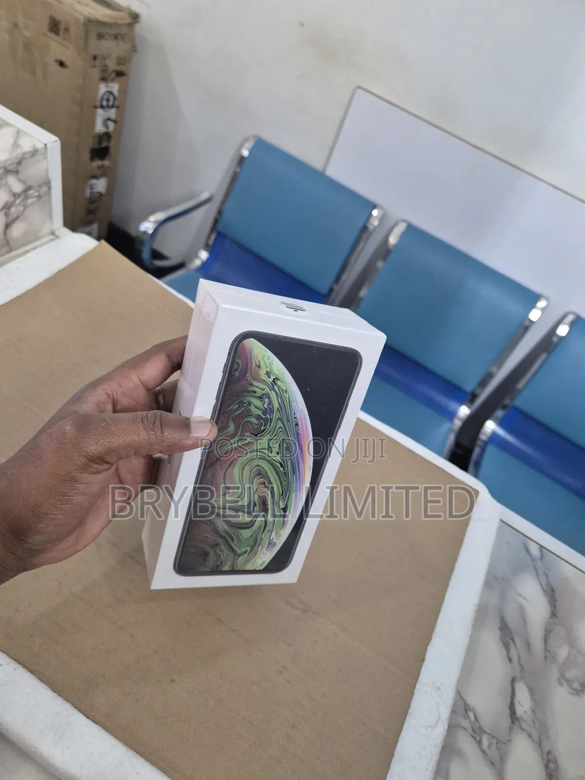 New Apple iPhone XS Max 256 GB Gray