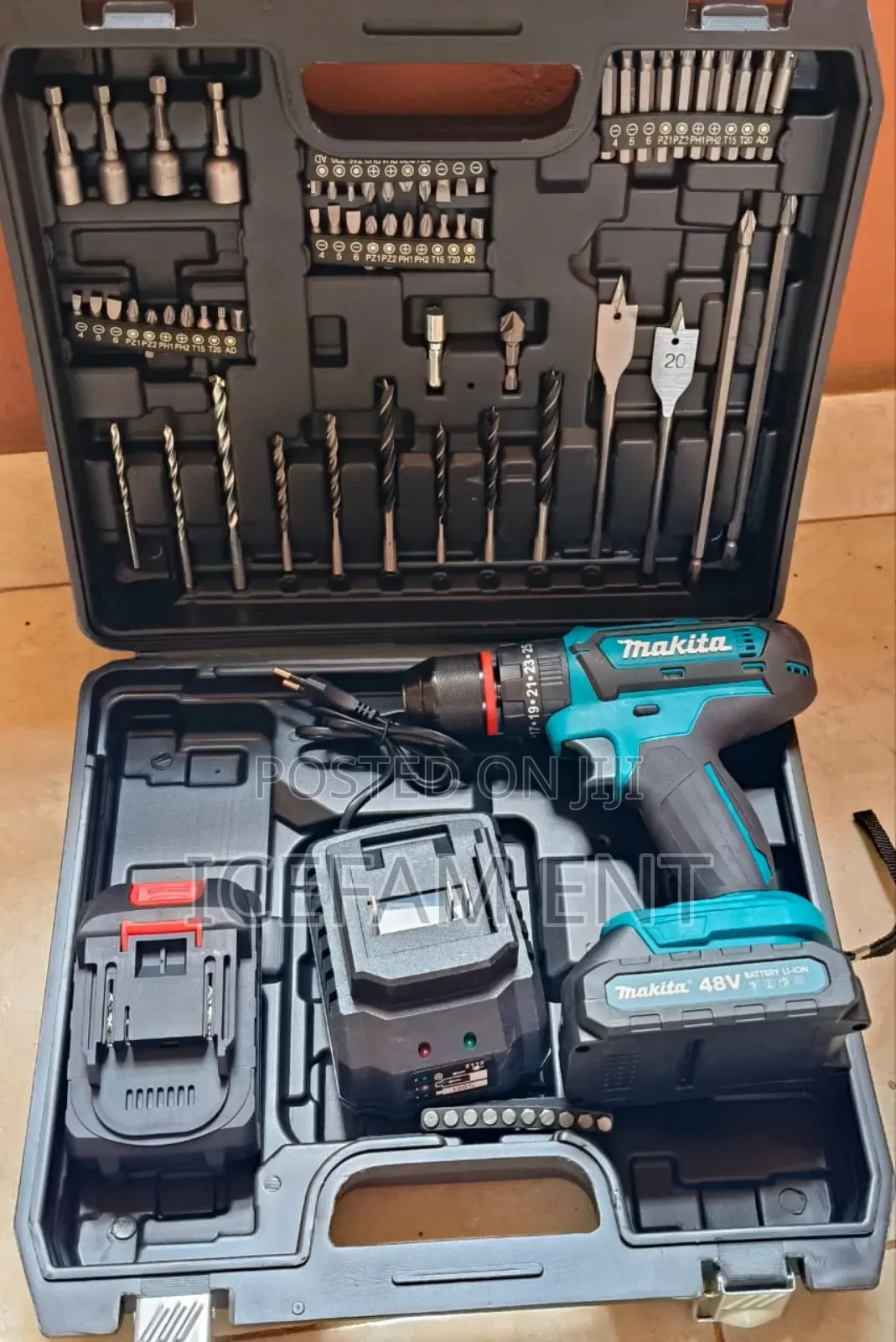 Makita Cordless Drill With Hummer Function/88v Rechargeable Drillset