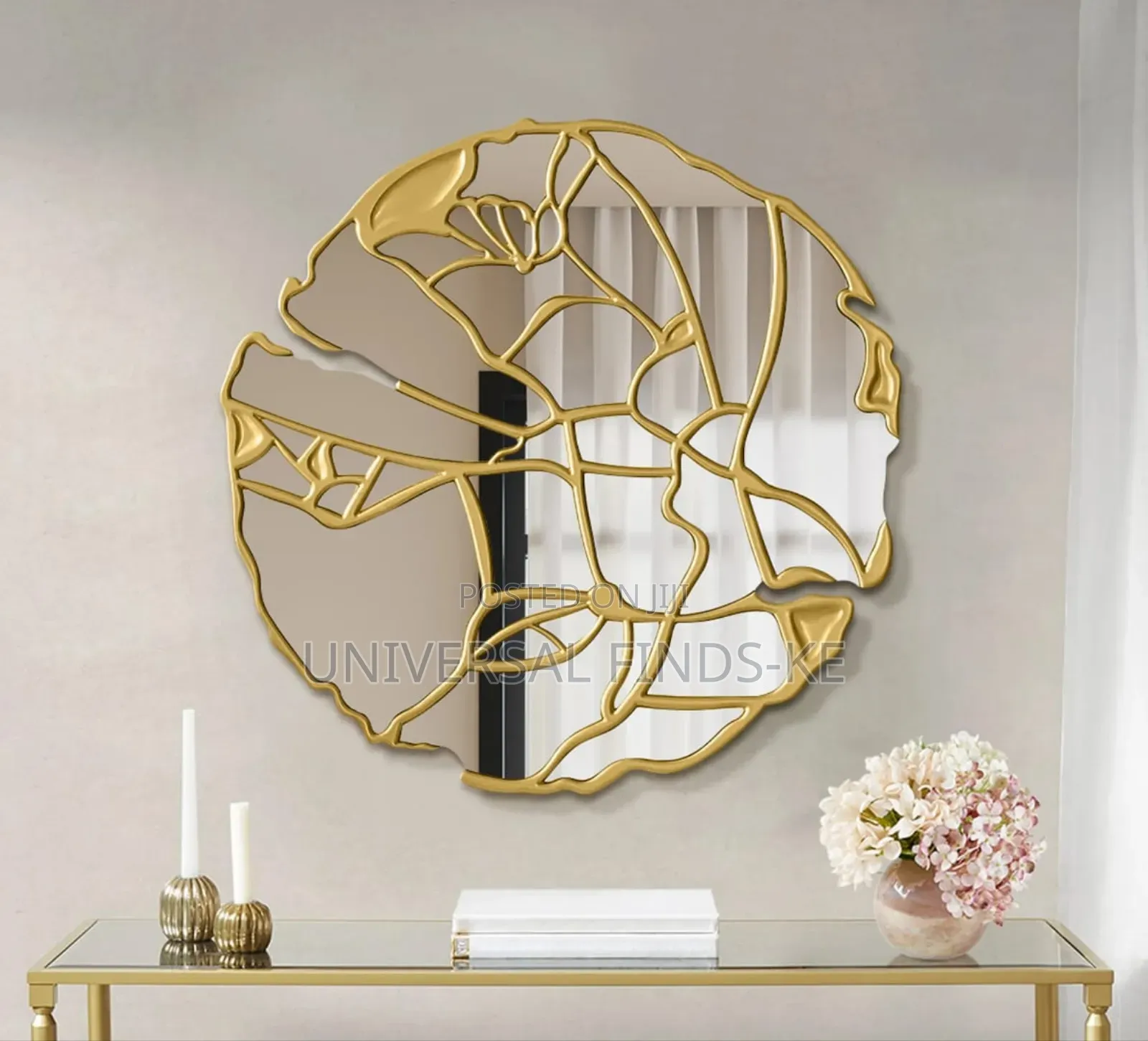 A Fancy Villa Living Room Gold Mirror Frame for Decoration