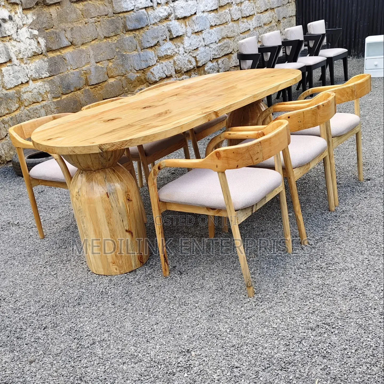 Mango Vanish Two Stand 4 6-Seater Set