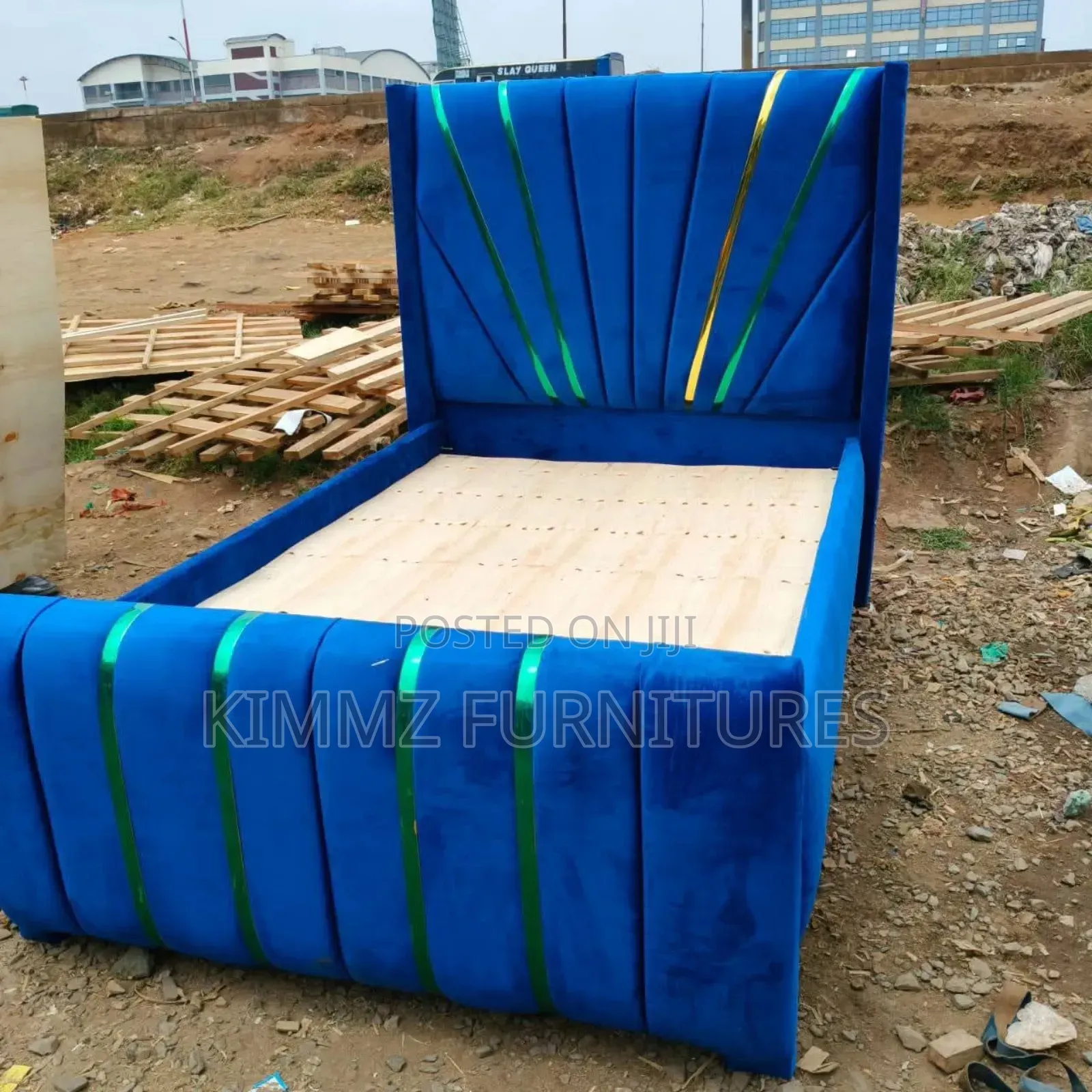 4x6 Blue Chester Bed
