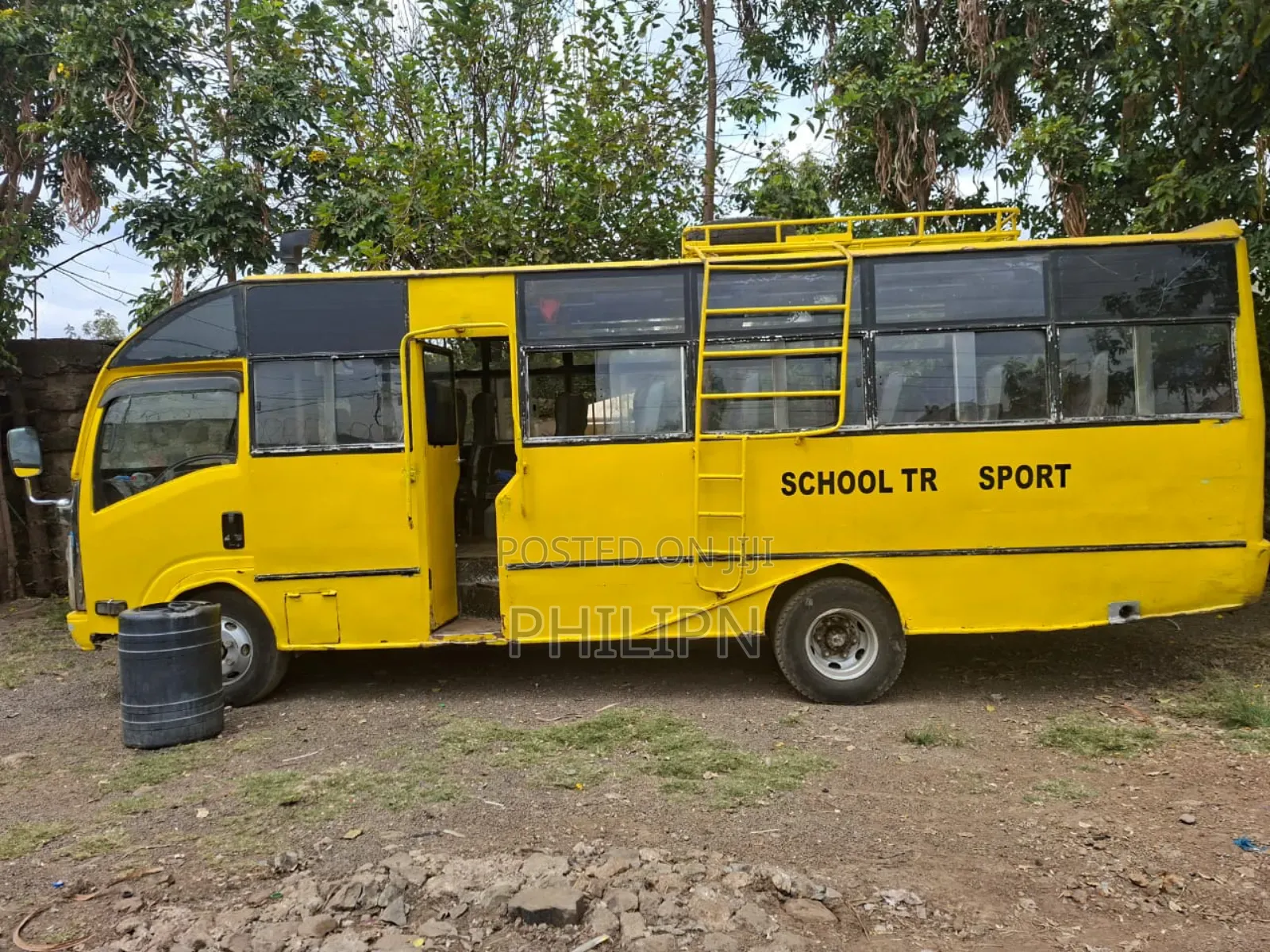 Isuzu NQR 2014 Yellow
