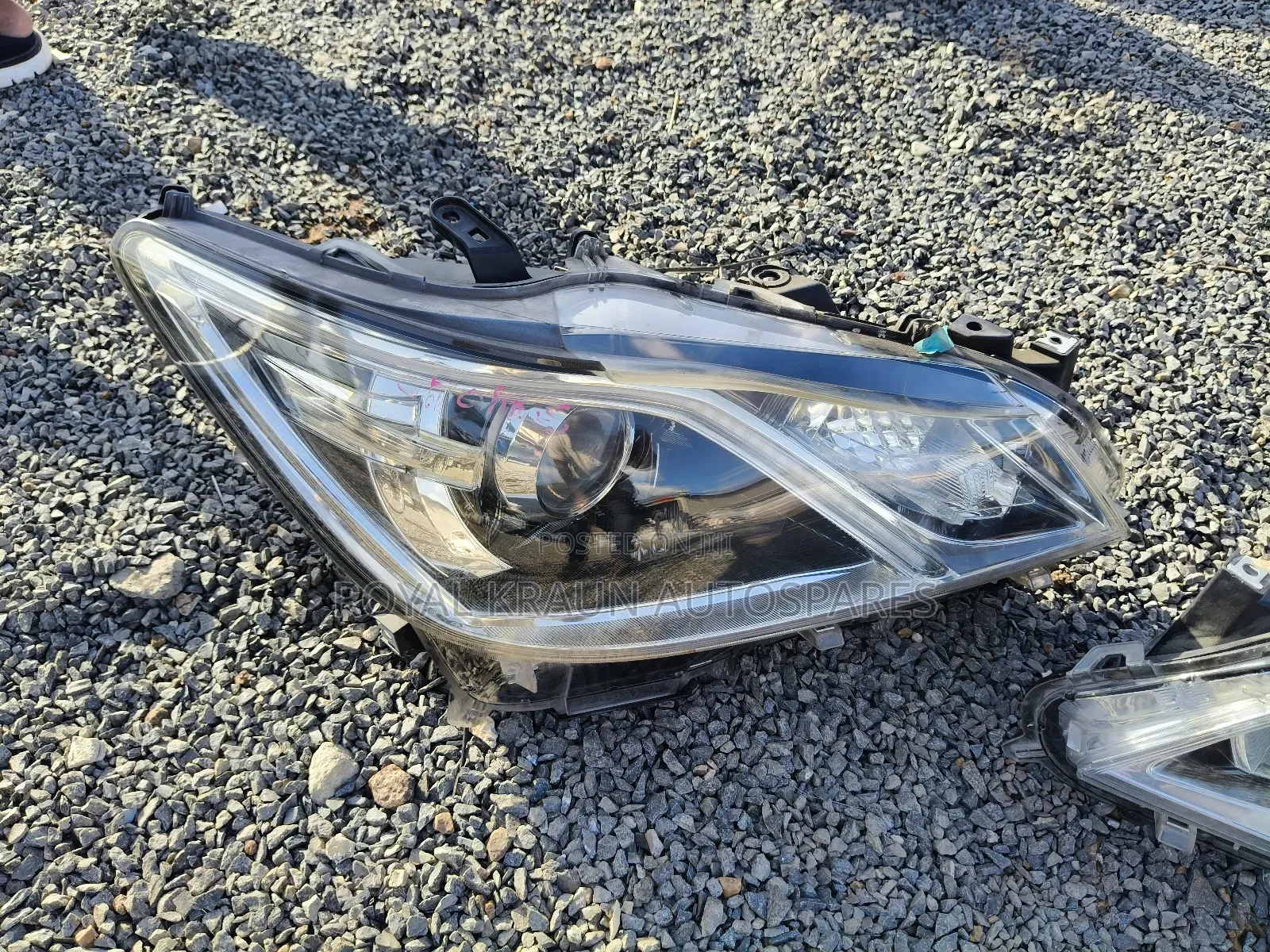 Crown 2015/16/17 Model, Xenon Headlight