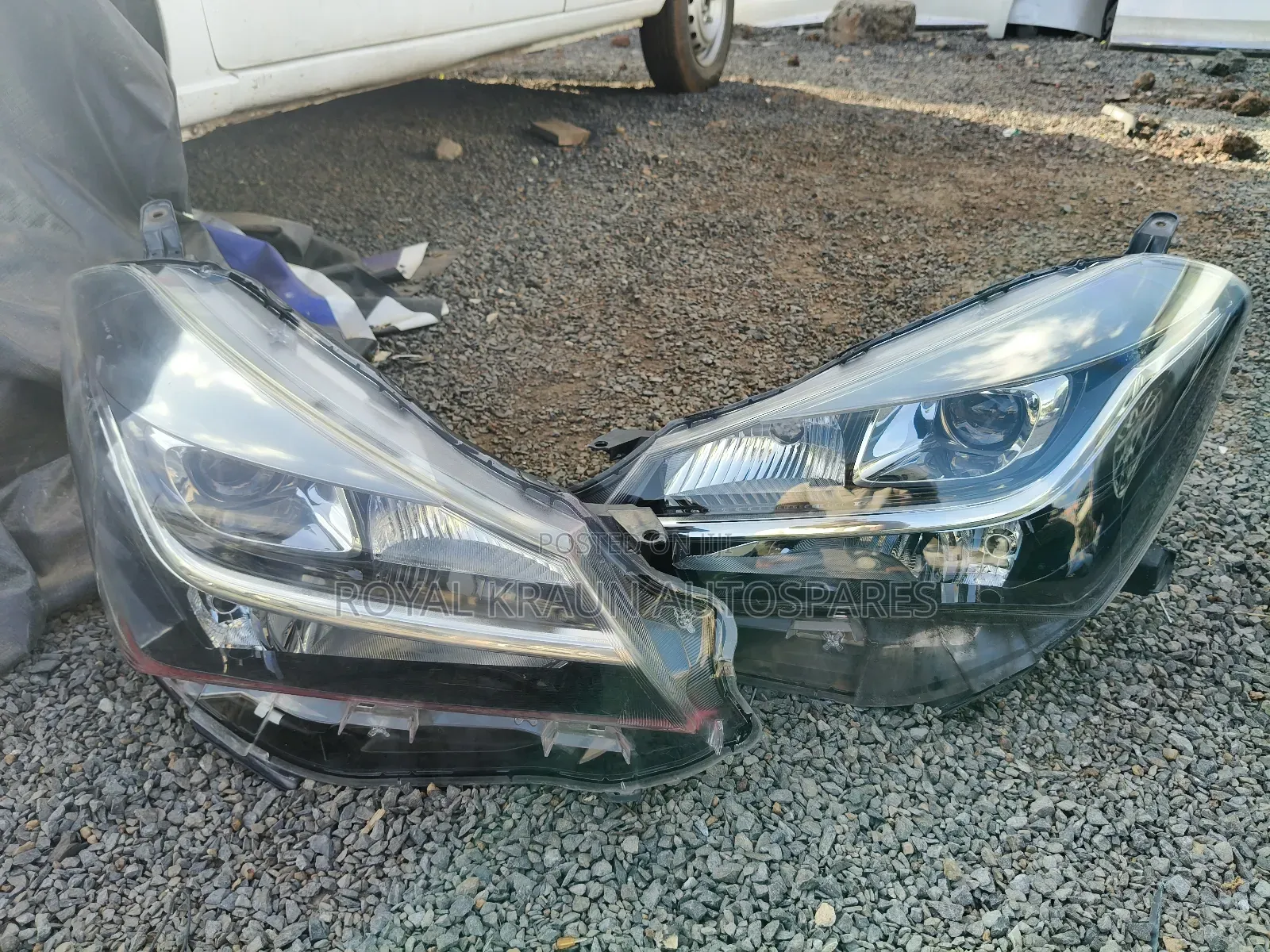 Vitz 2016 Model Headlights