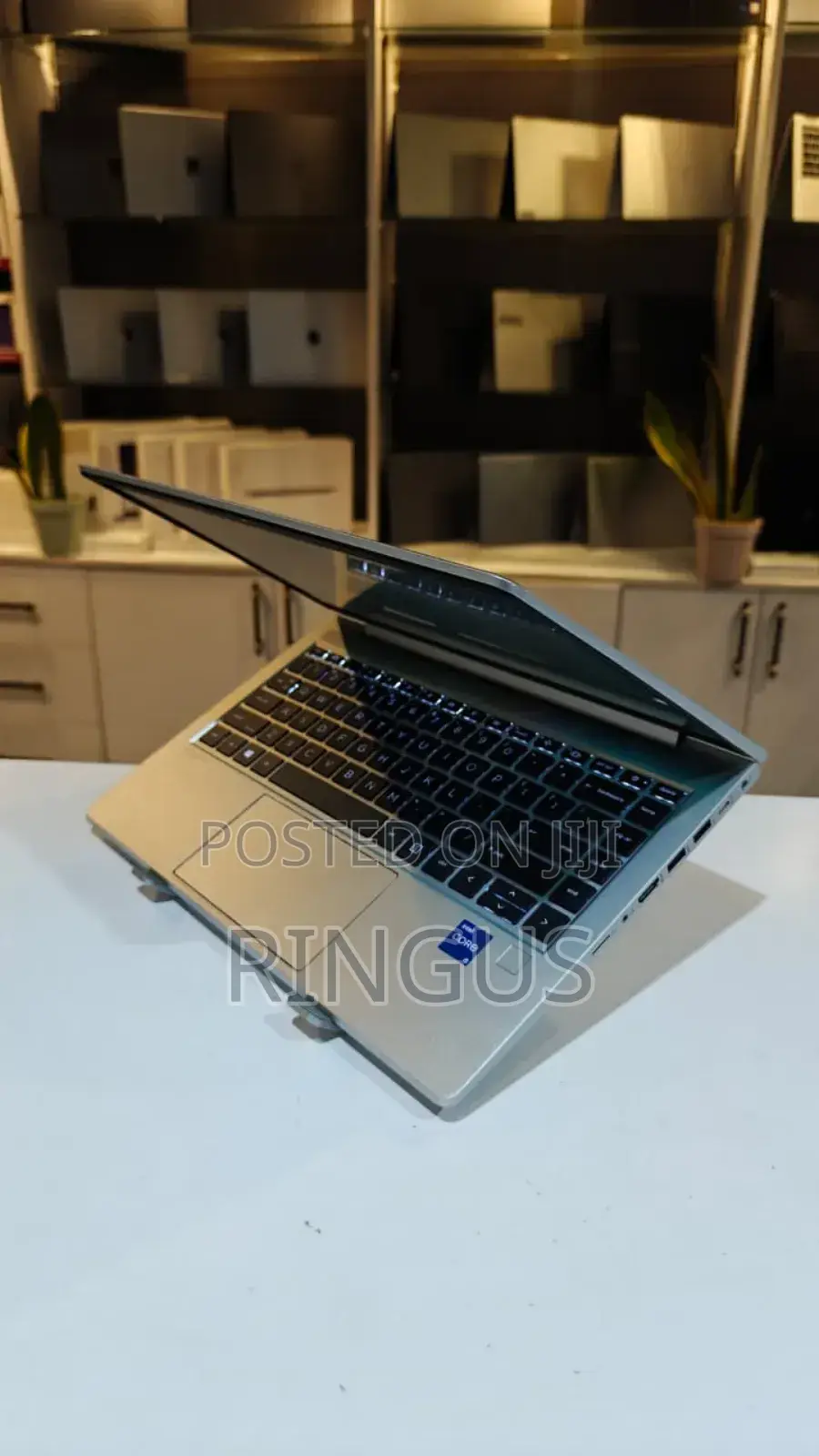 Laptop HP EliteBook 830 G8 8GB Intel Core I3 SSD 512GB