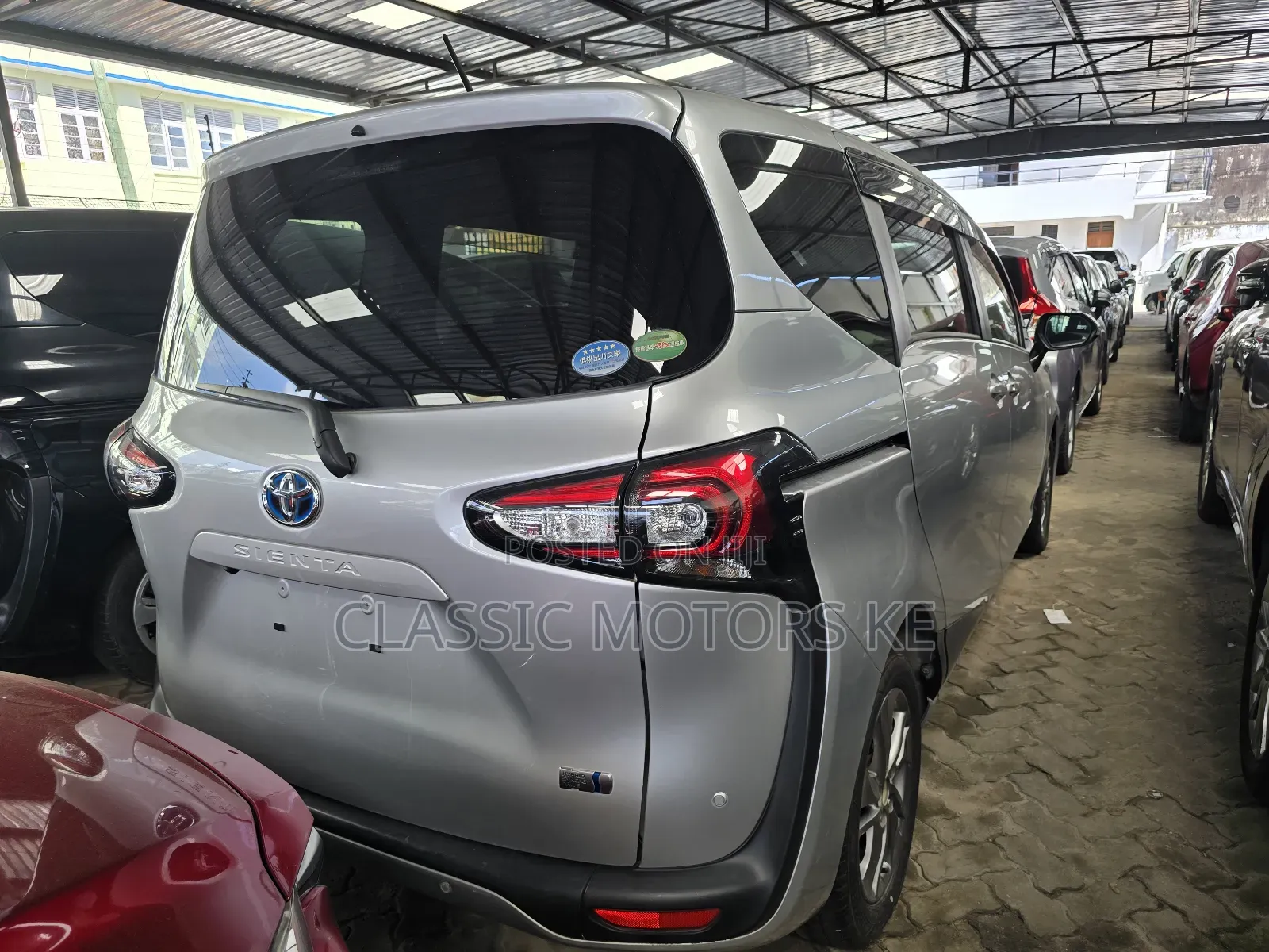 Toyota Sienta 1.5 Hybrid FWD 2019 Silver