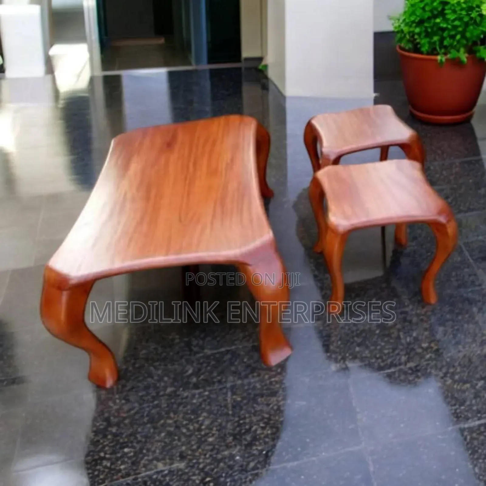 Royal Legged Coffee Table Set