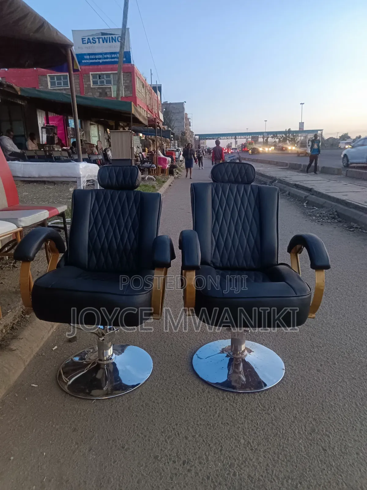 Salon Seat With Hydraulic Machine and Headrest