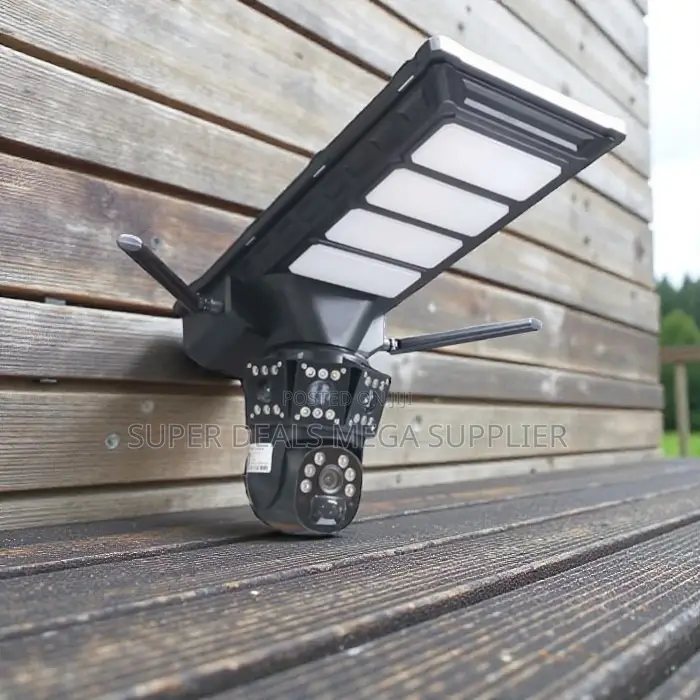 Human Movement Detection 4g PTZ Surveillance Camera Solar Street Light
