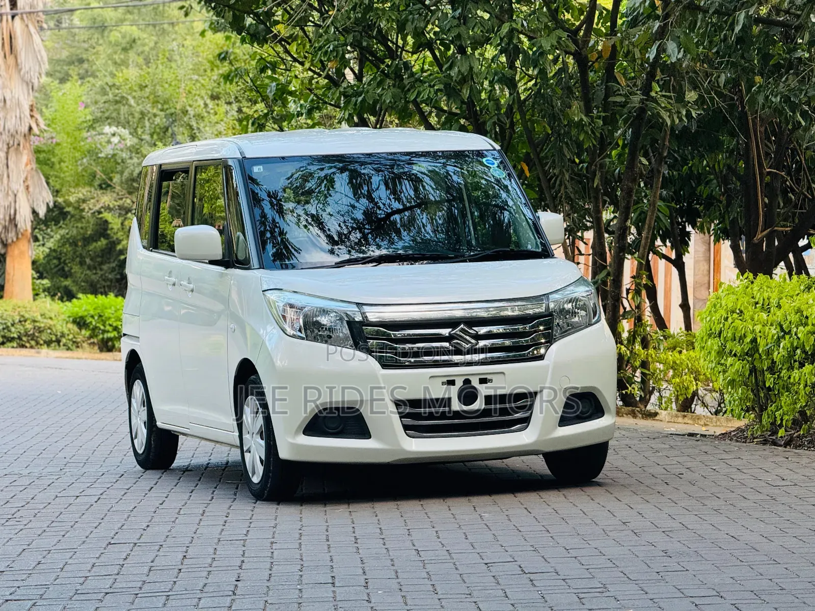 Suzuki Solio 2018 White