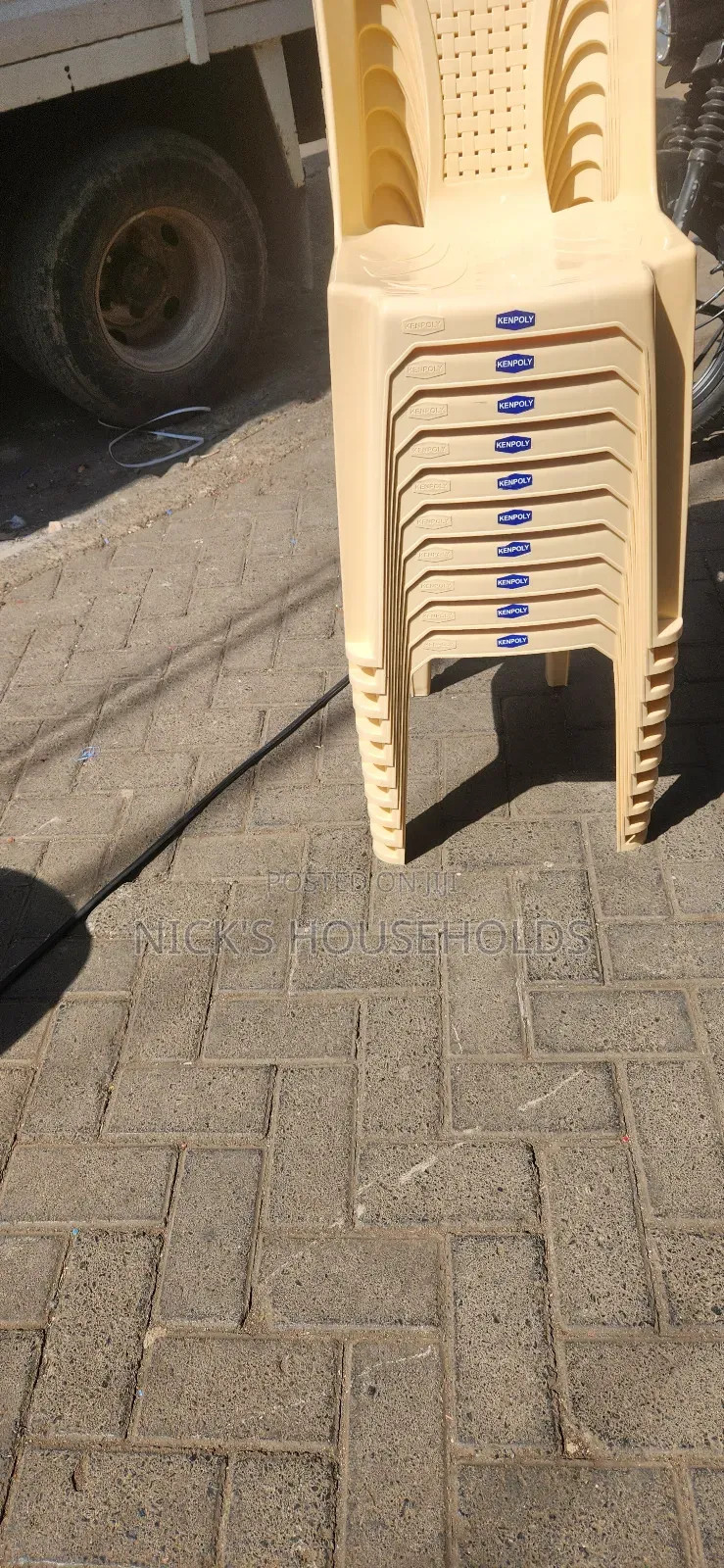 2044 Cream Plastic Chairs