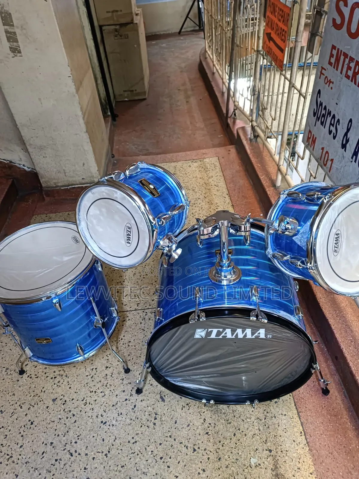 Blue Tama Drumset
