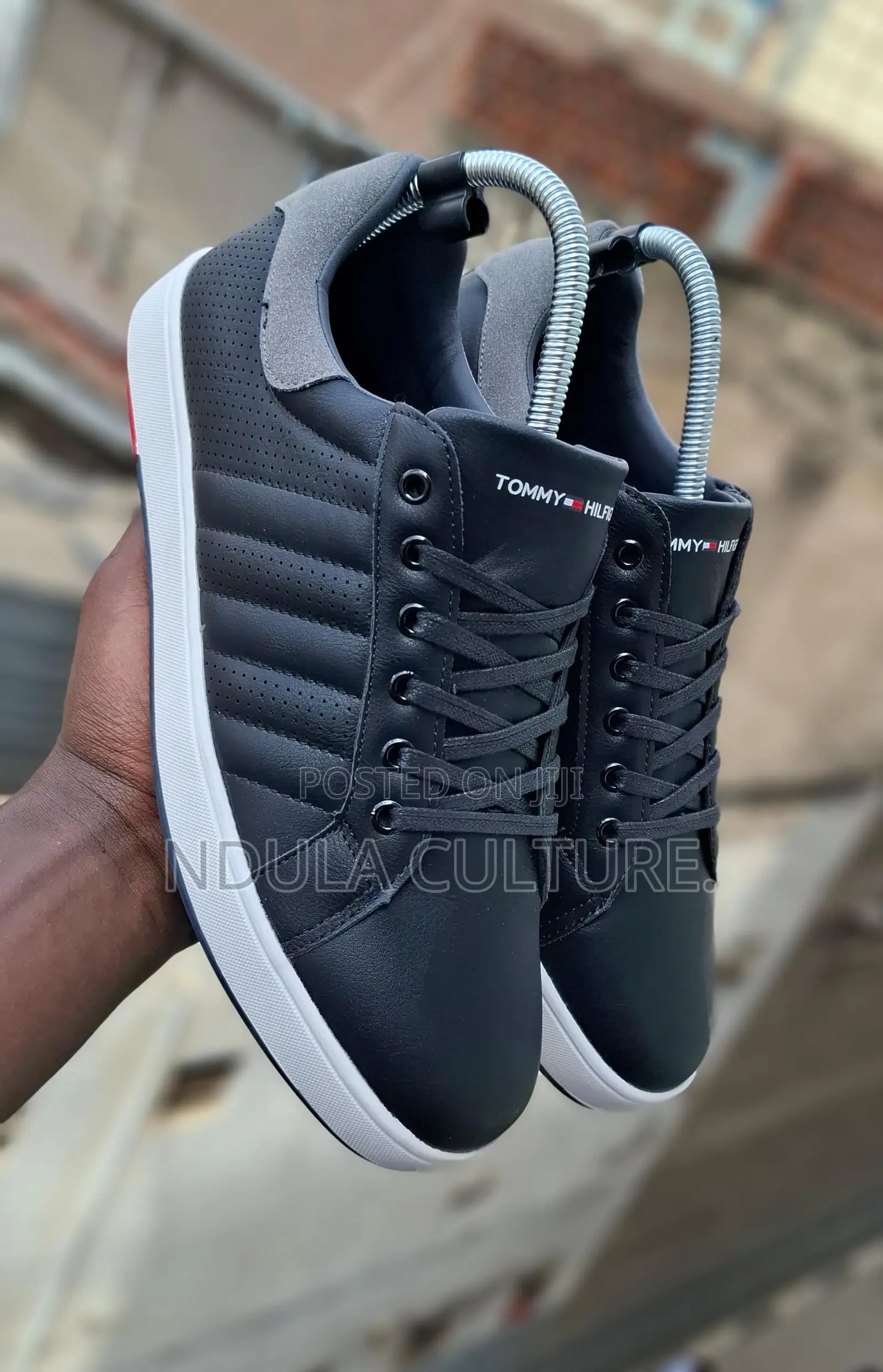 Tommy Hilfiger