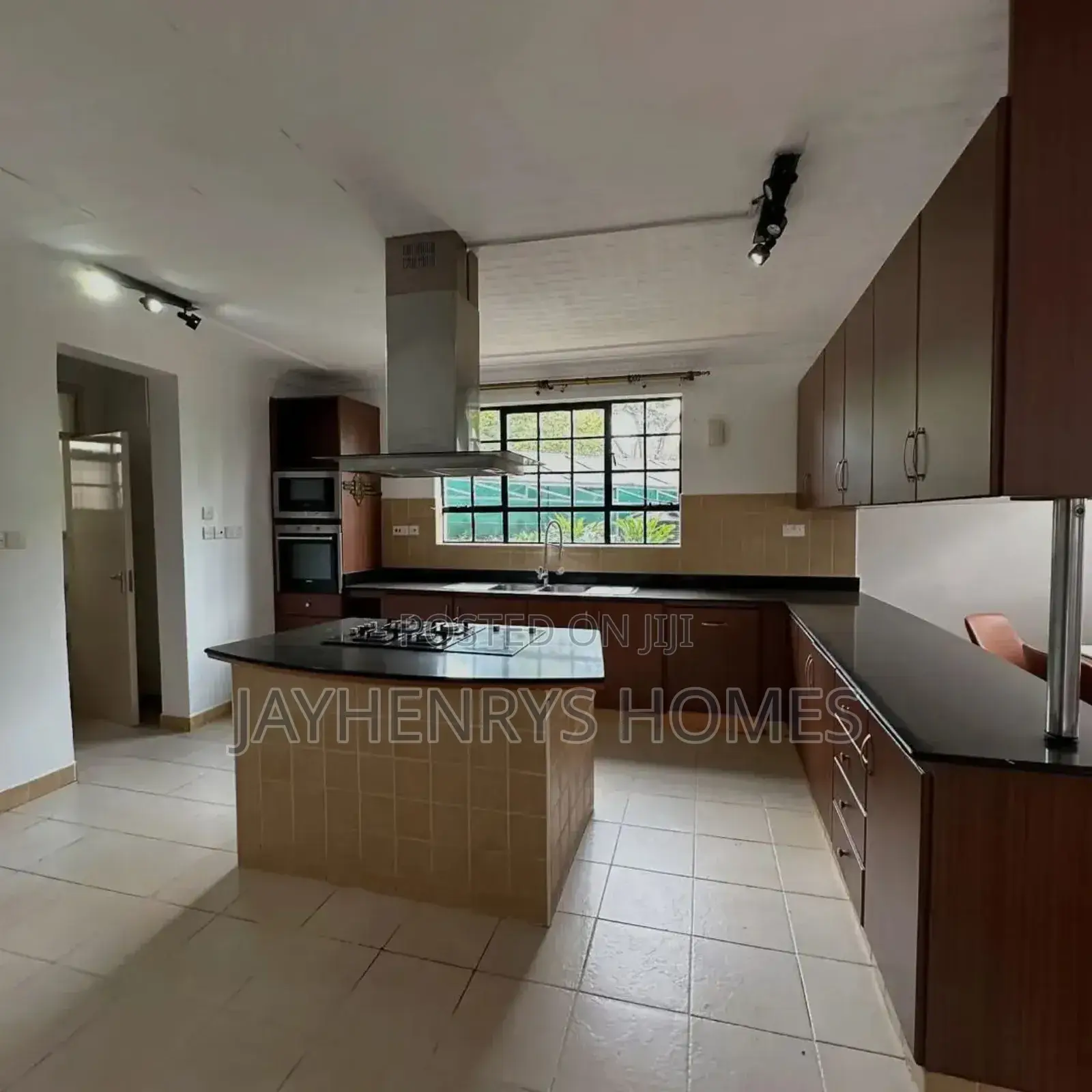 4bdrm House in Roysambu for sale