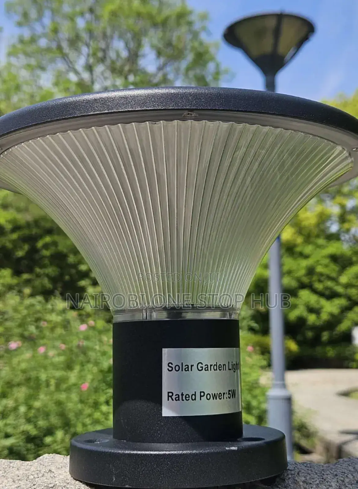 Solar-Powered Garden Light 5w