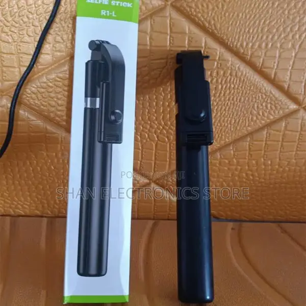 R1 L Selfie Stick, Plastic, Smartphones