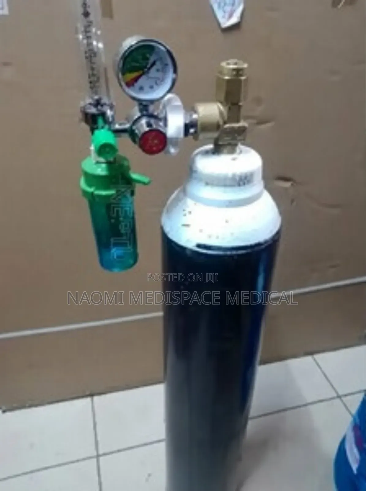 1.36m3 Oxygen Cylinder Full of Oxygen and Regulator