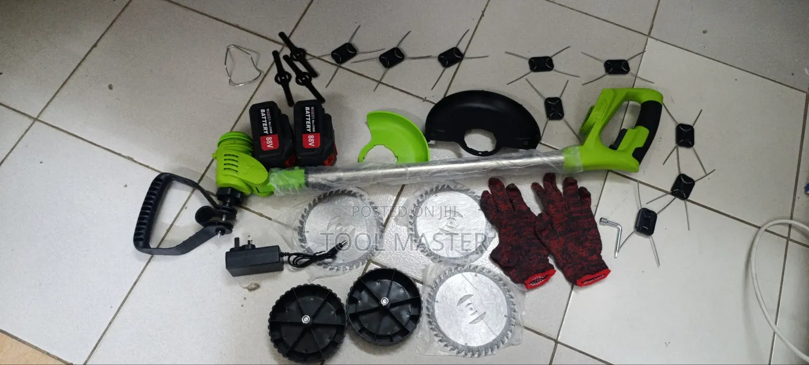 Cordless Brush Cutter/ Rechargeable Battery Grass Cutter