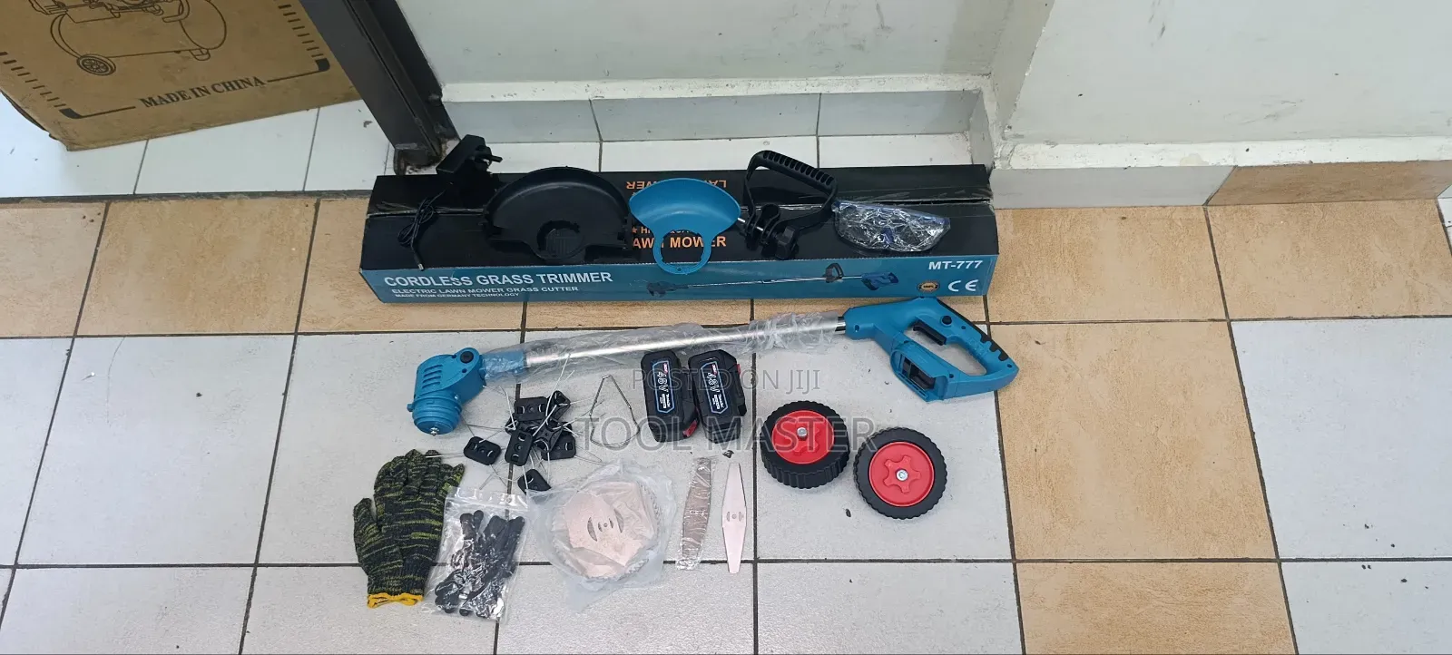 Cordless Brush Cutter With 2 Lithium Batteries