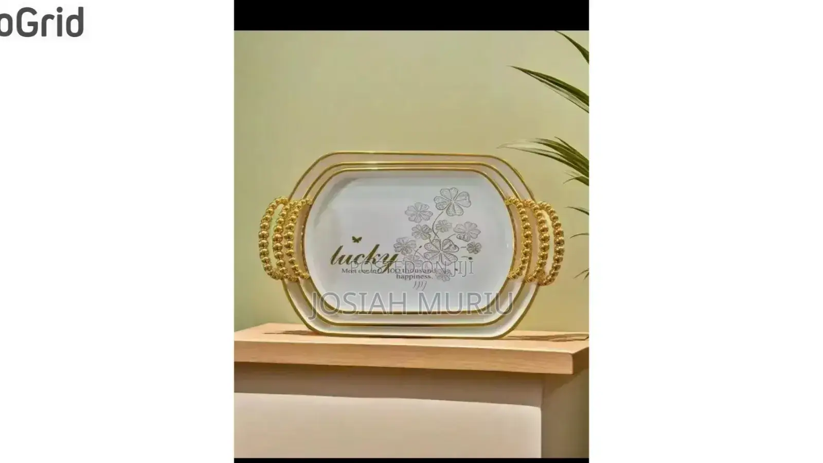 *Set of 3 Acrylic Trays 