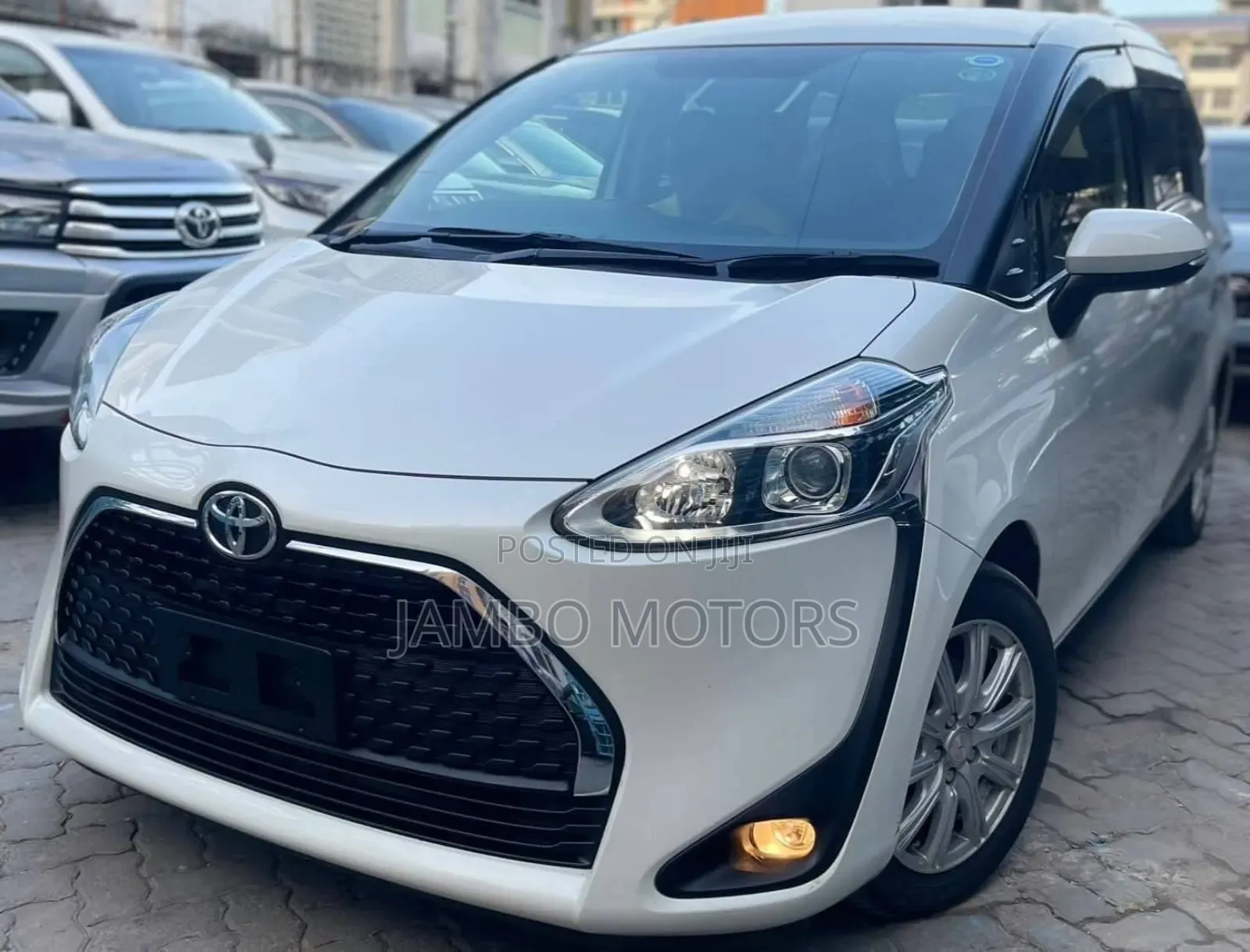 Toyota Sienta 1.5 FWD 2020 White