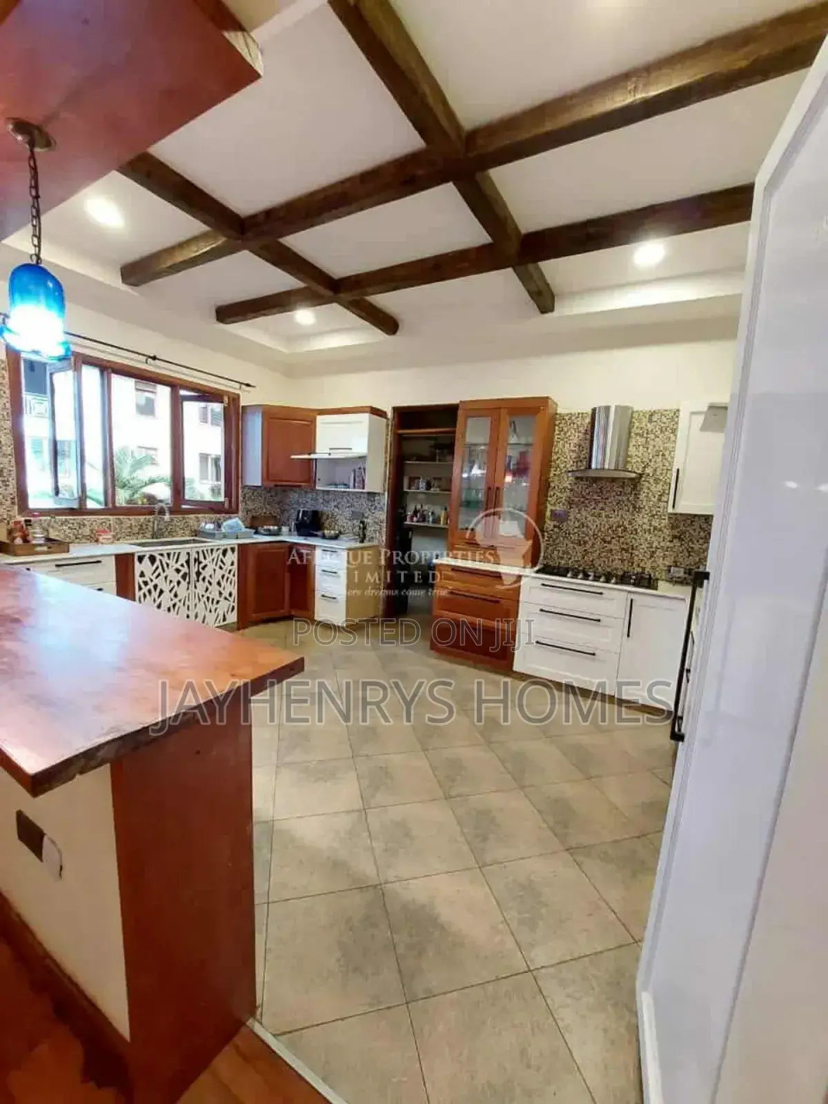 7bdrm House in Ridgeways for sale