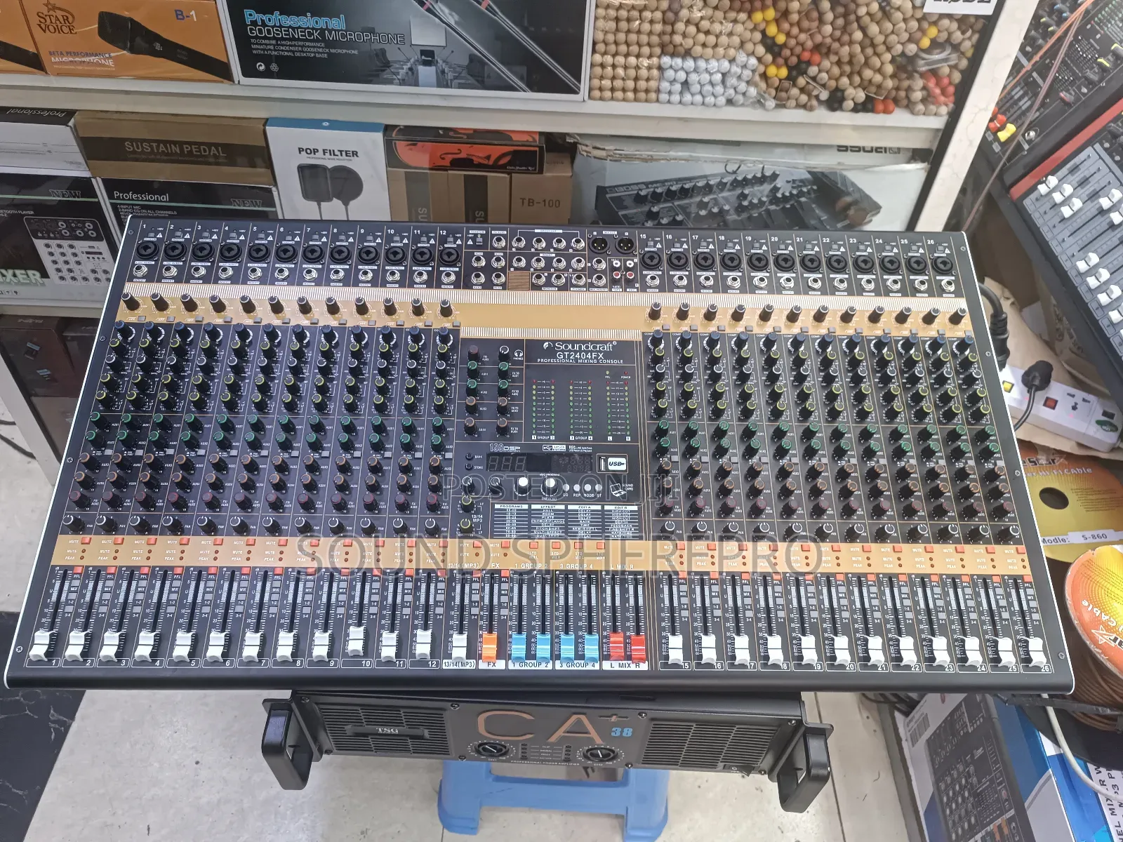 Soundcraft Gt2404 Fx 26 Channel Plain Mixer