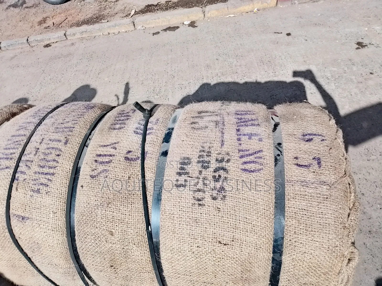 Hessian Clothes 
5.5 Oz
500 Yard 
490 Meters Long
