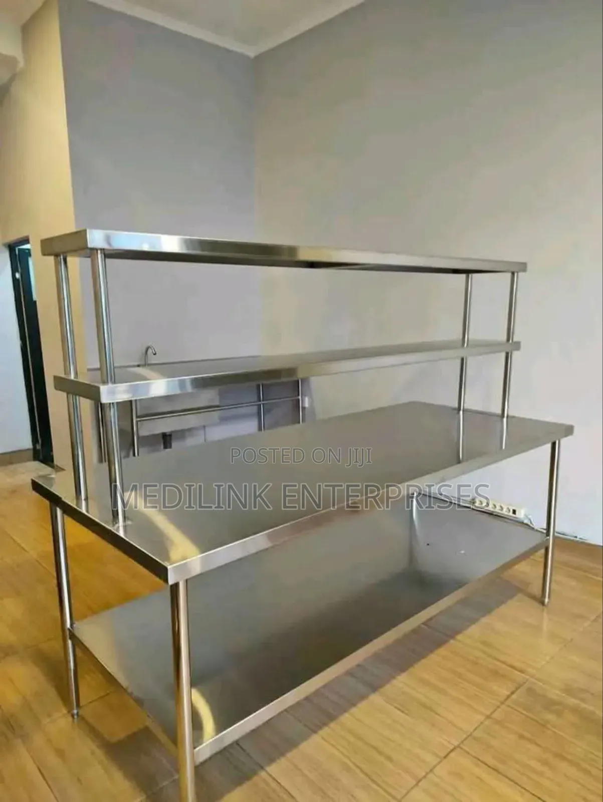 Stainless Table With a Rack (Service Bay)