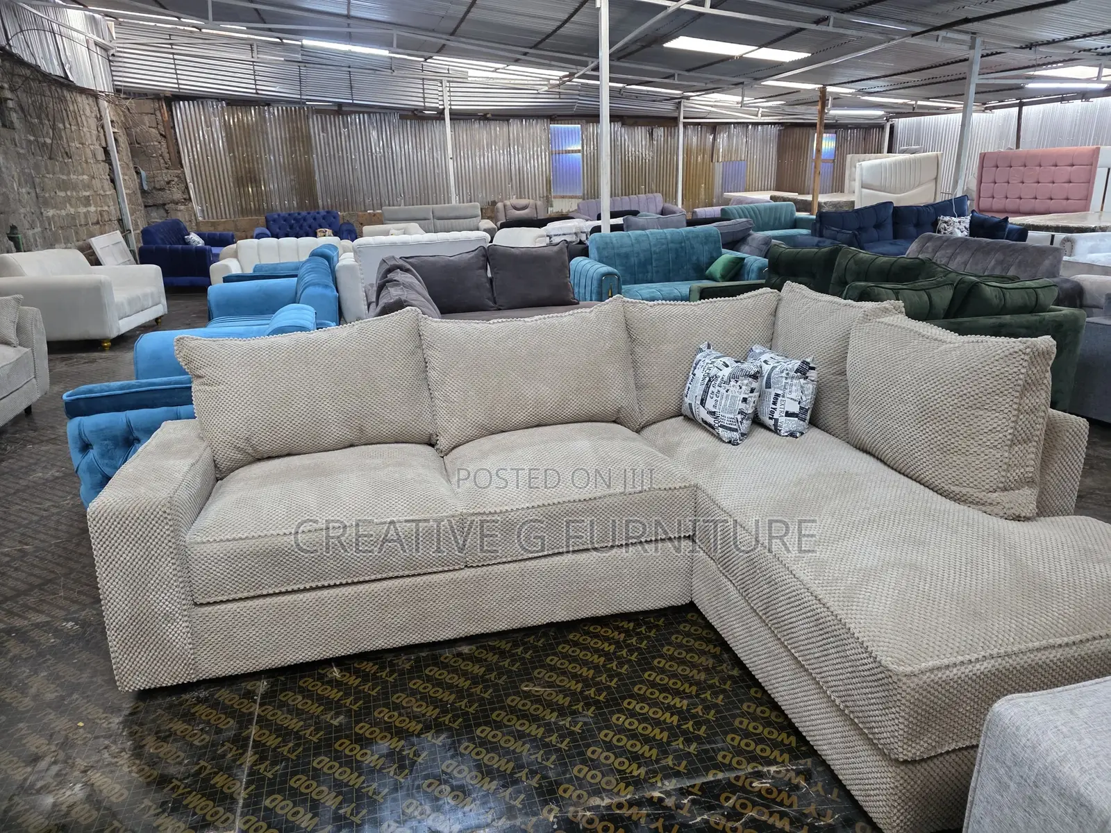 Smooth 6 Seater L Seat