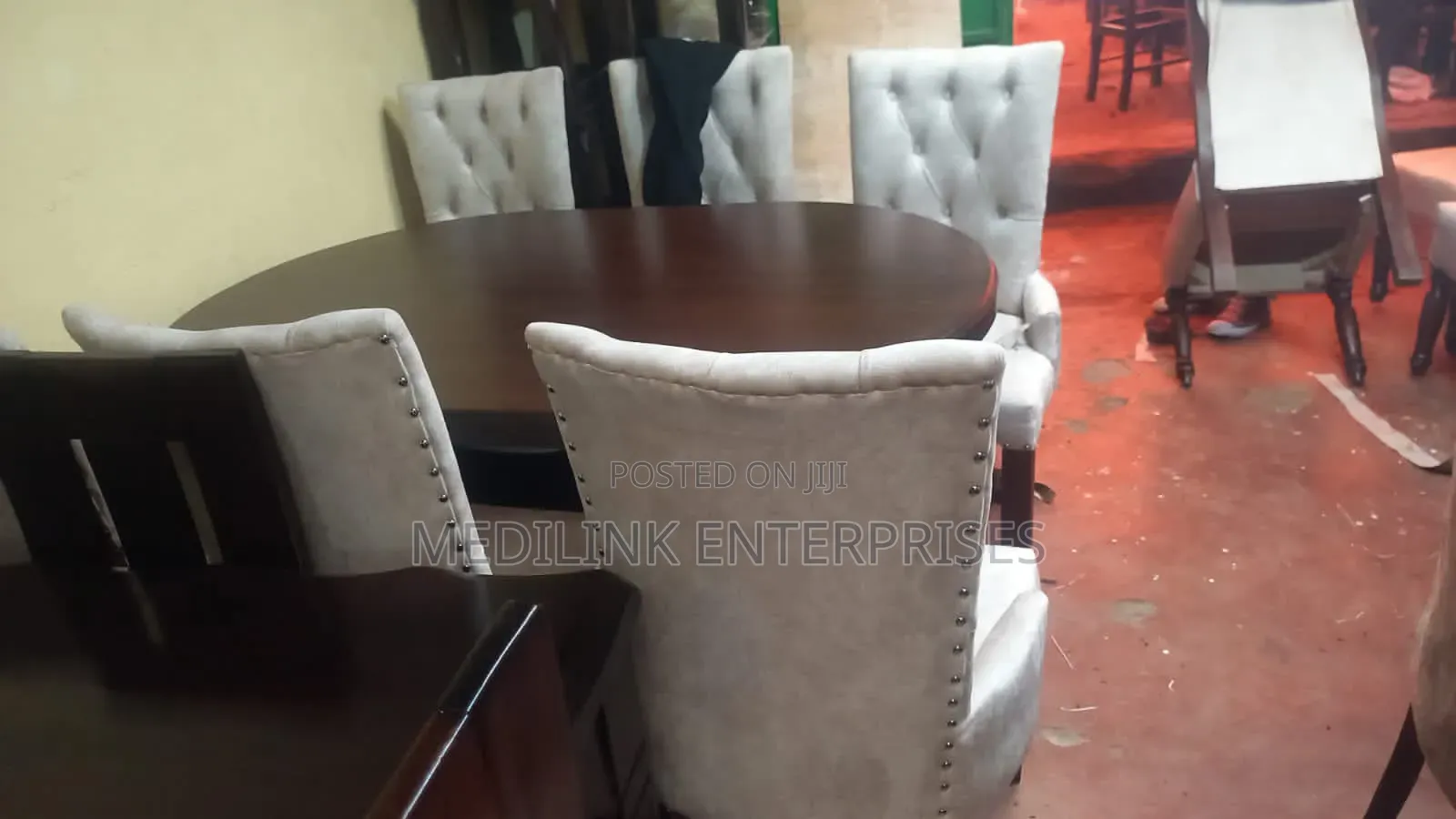 6-Seater Oval Dinning Table Set